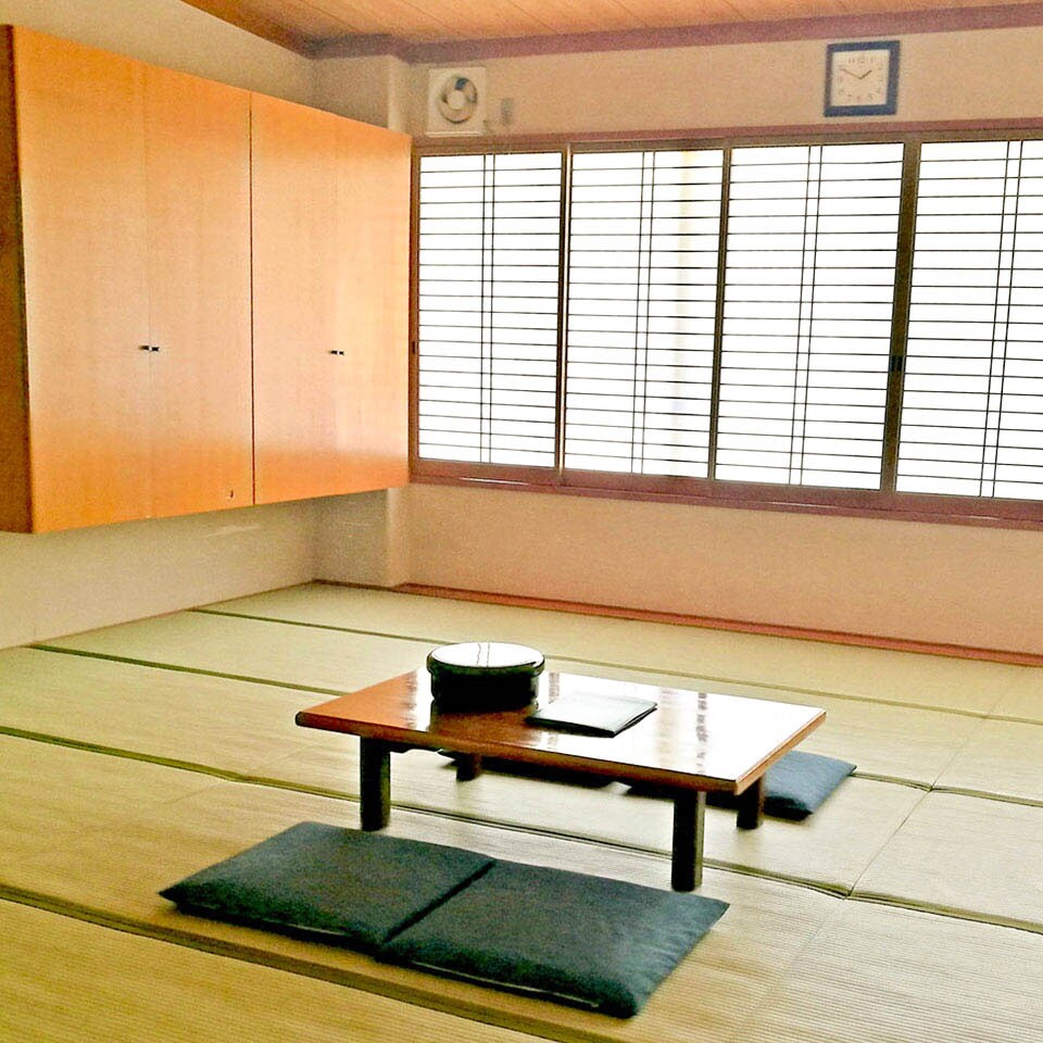 Japanese-style room 18 tatami mats
