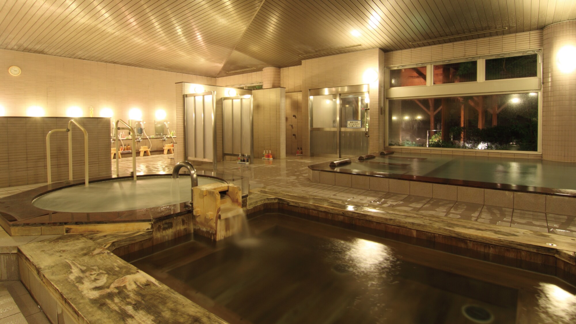 Hinoki bath, jacuzzi, indoor large communal bath open from 4:30 to 1:00