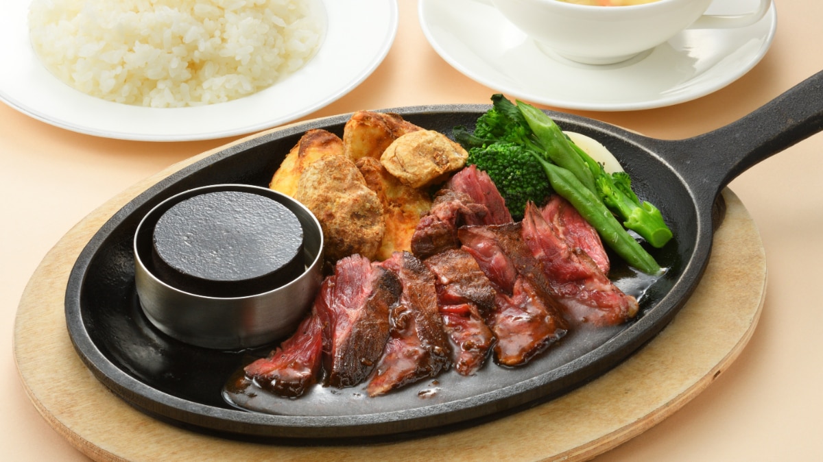Dinner options include: *Grilled beef skirt steak (image)