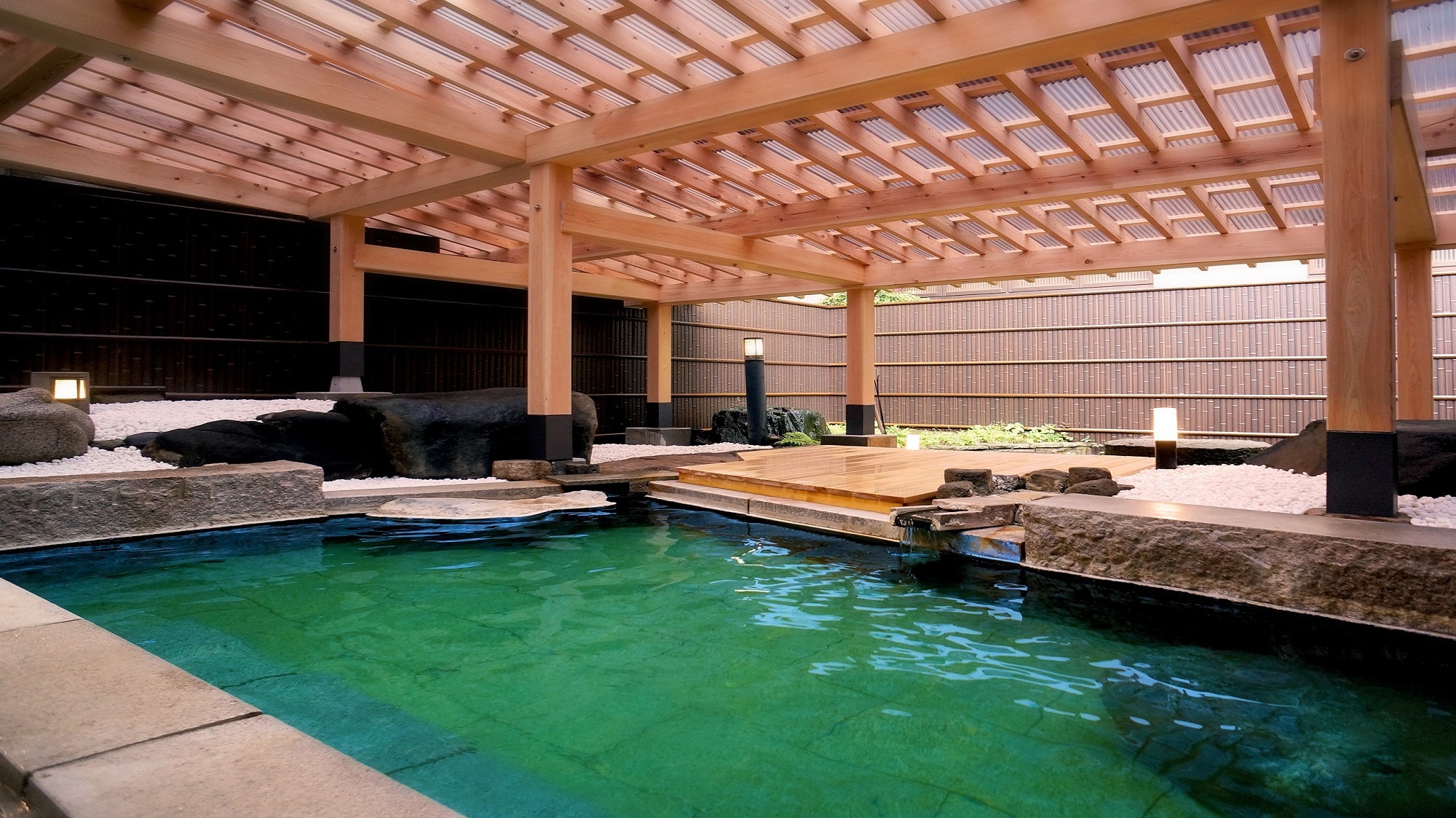 Open-air bath Women's bath "Renewed in January 2015" Emerald green rich sulfur spring