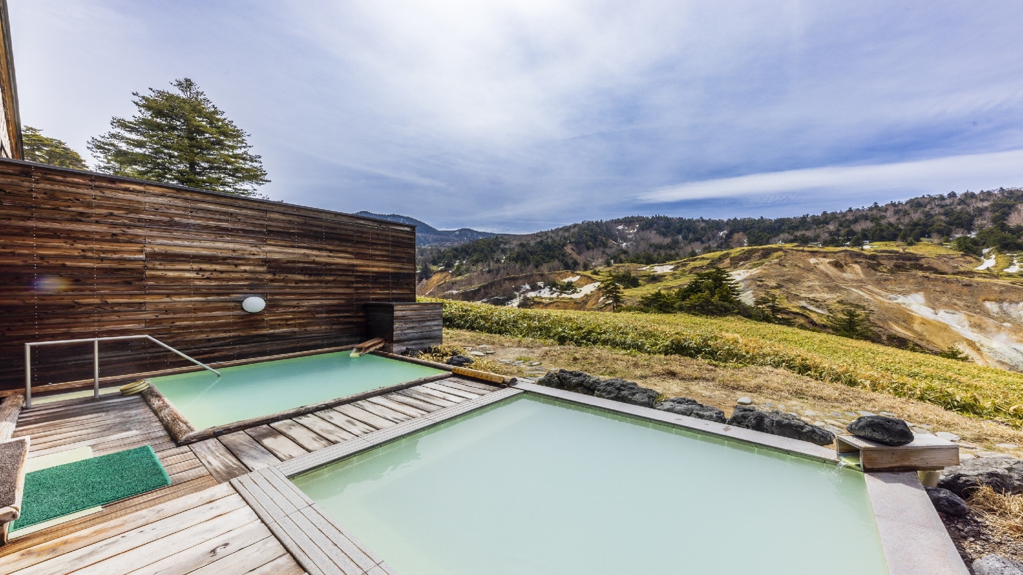 Spring open-air bath with superb view
