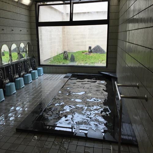 男浴室圖片。