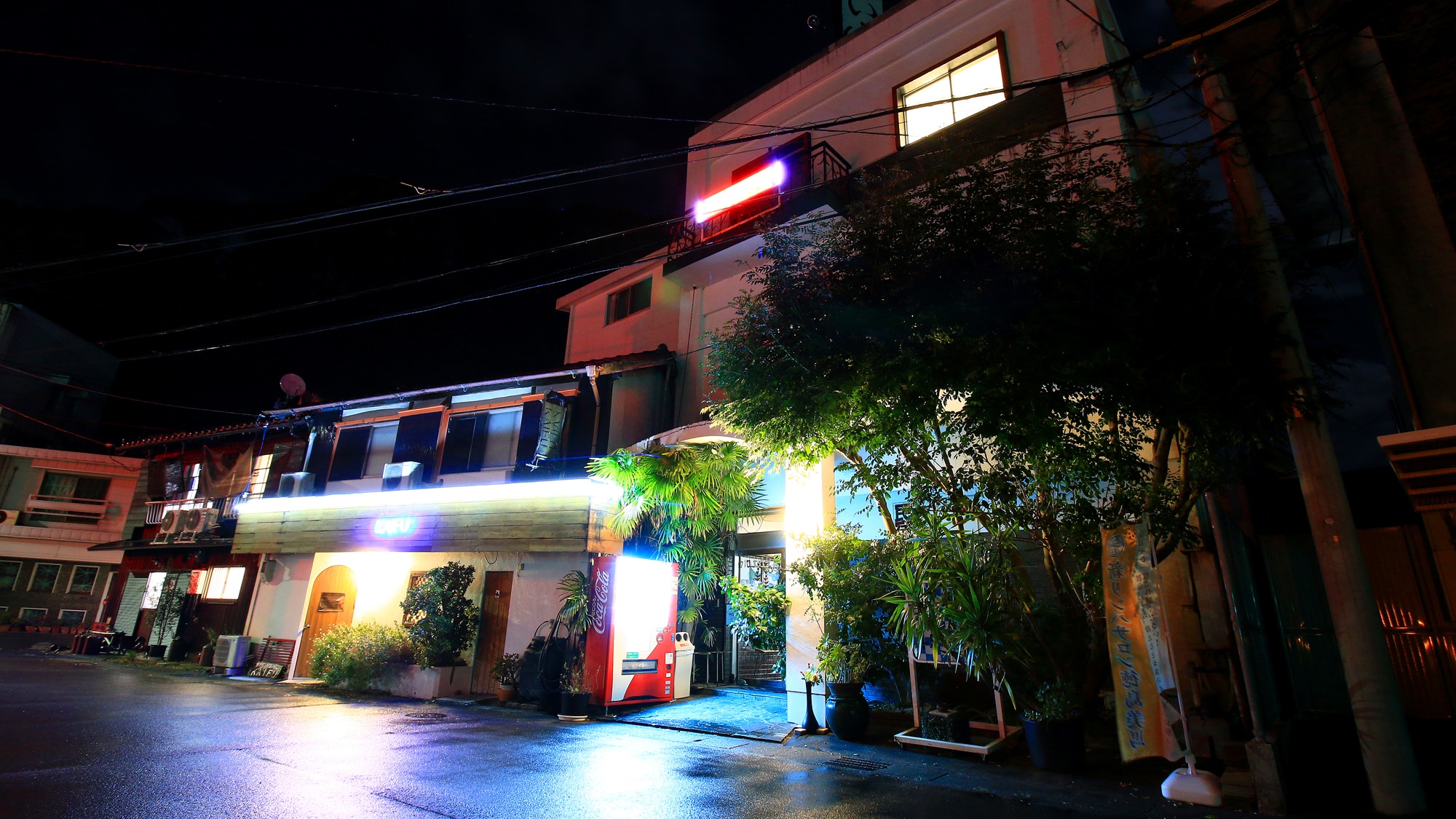 [Khách sạn Kaifu & 4stone] Ánh đèn neon tuyệt đẹp vào ban đêm