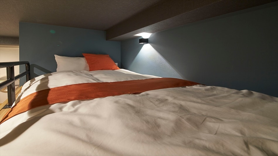 Quadruple room/Non-smoking (13 square meters)