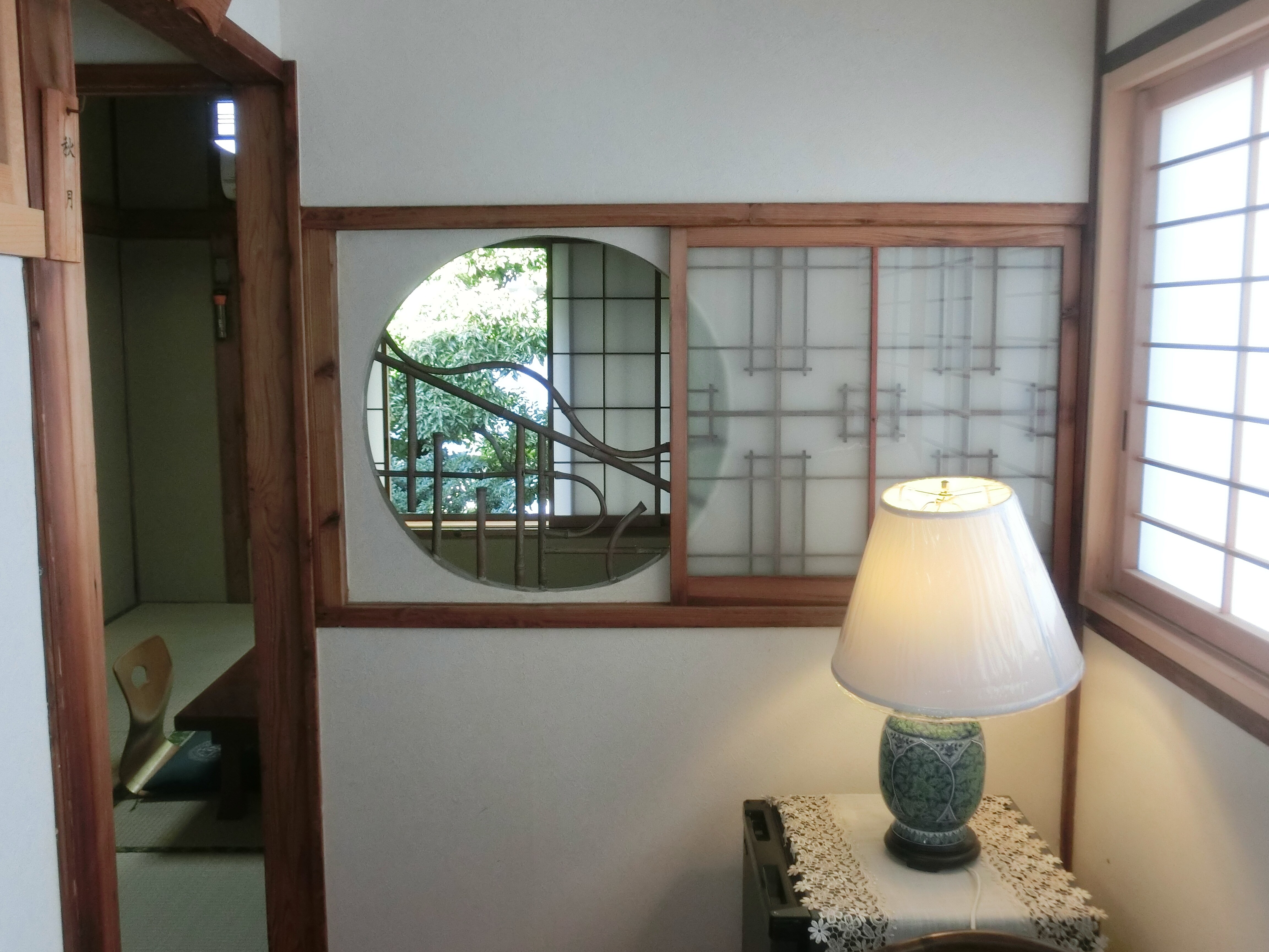 [Akizuki no Ma] It is a window of a carpenter who is a craftsman.
