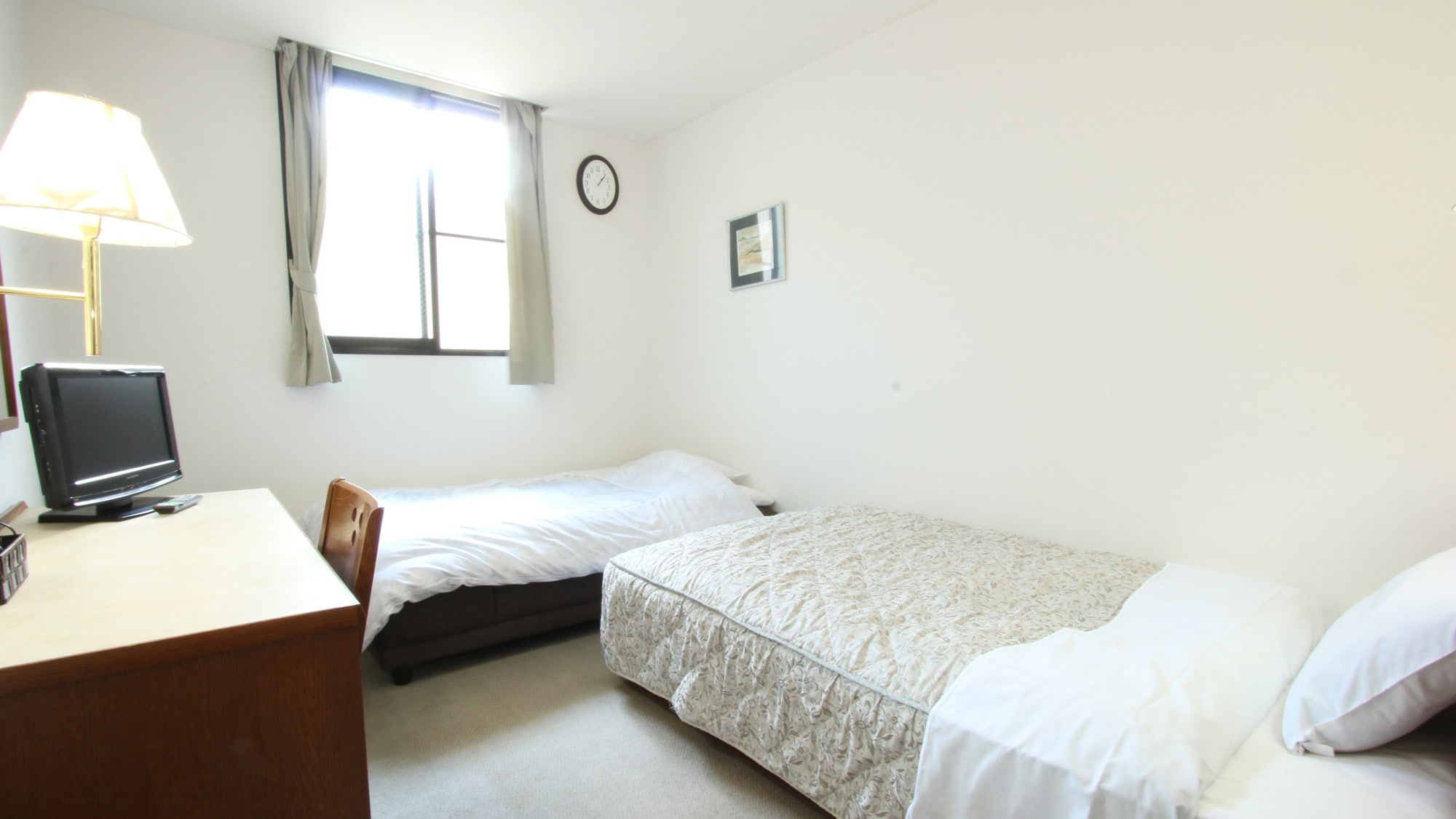 [ตัวอย่างห้องเตียงคู่แบบตะวันตก] ความสะอาดของห้องแบบตะวันตกนี้ได้รับความนิยมมาก