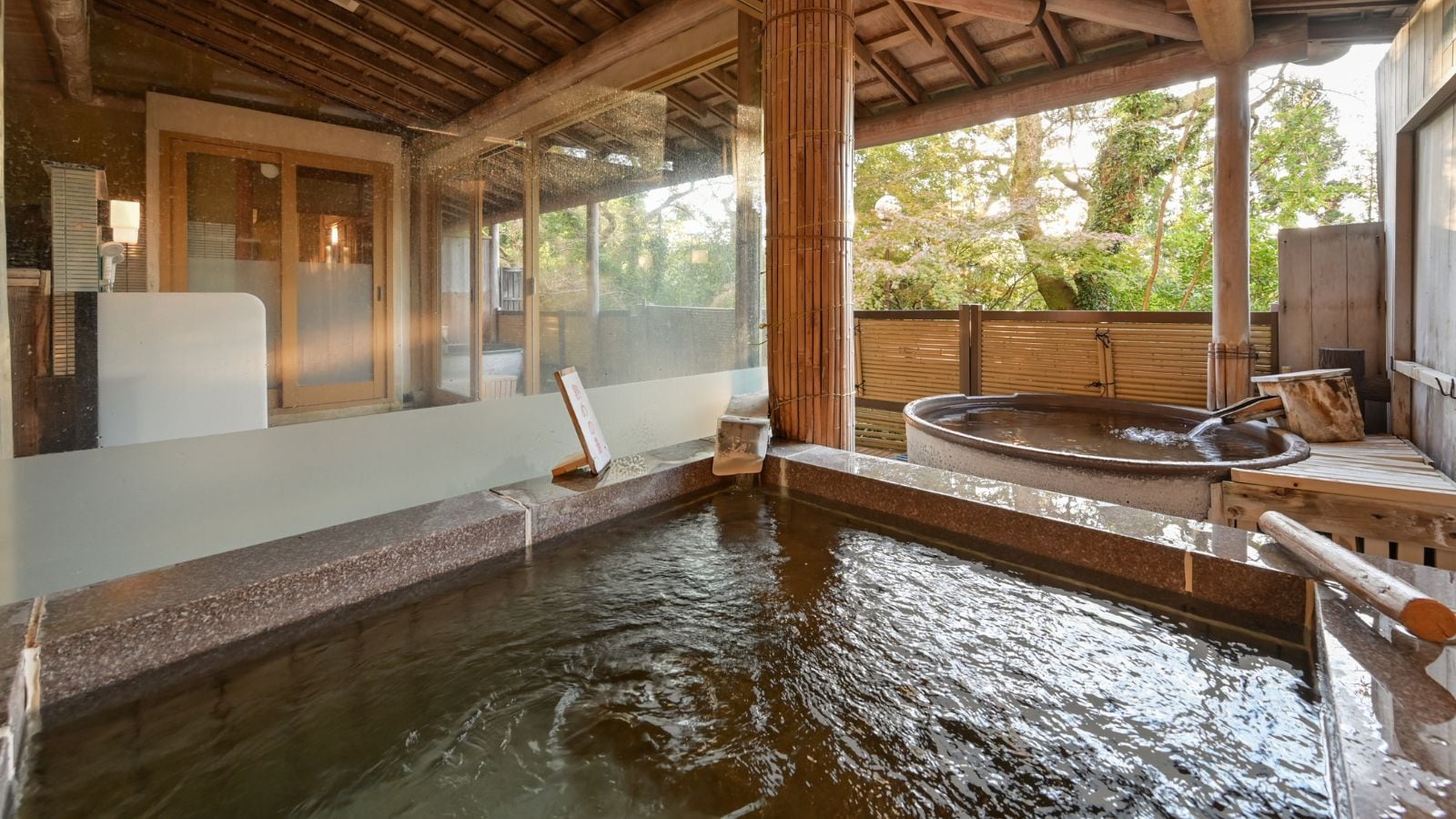 Phòng tắm ngoài trời "Hakusan Ichinose" Nữ 15:00 - Nửa đêm 0:00 / Nam 5:00 - 9:30