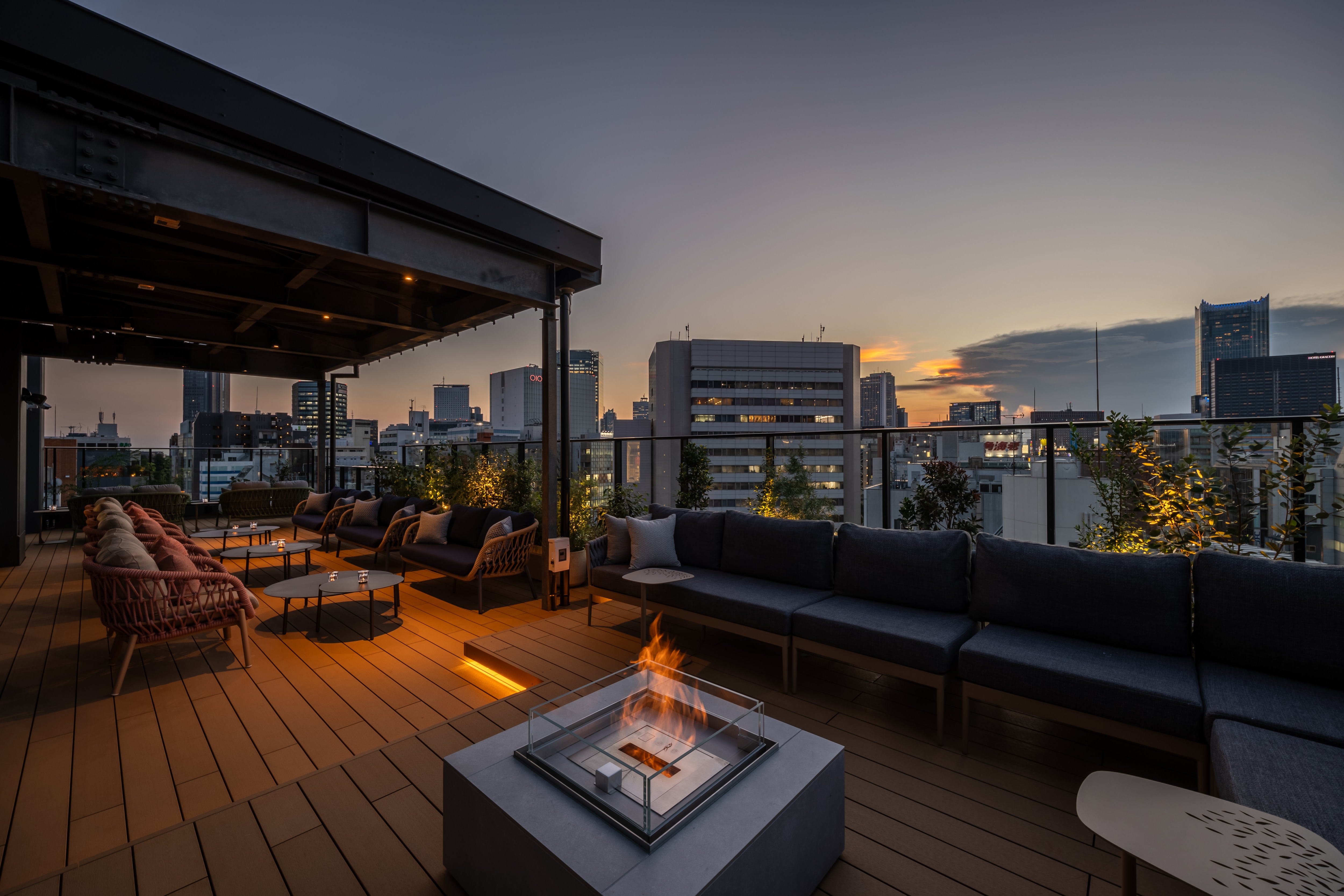 [ระเบียงชั้น 11]