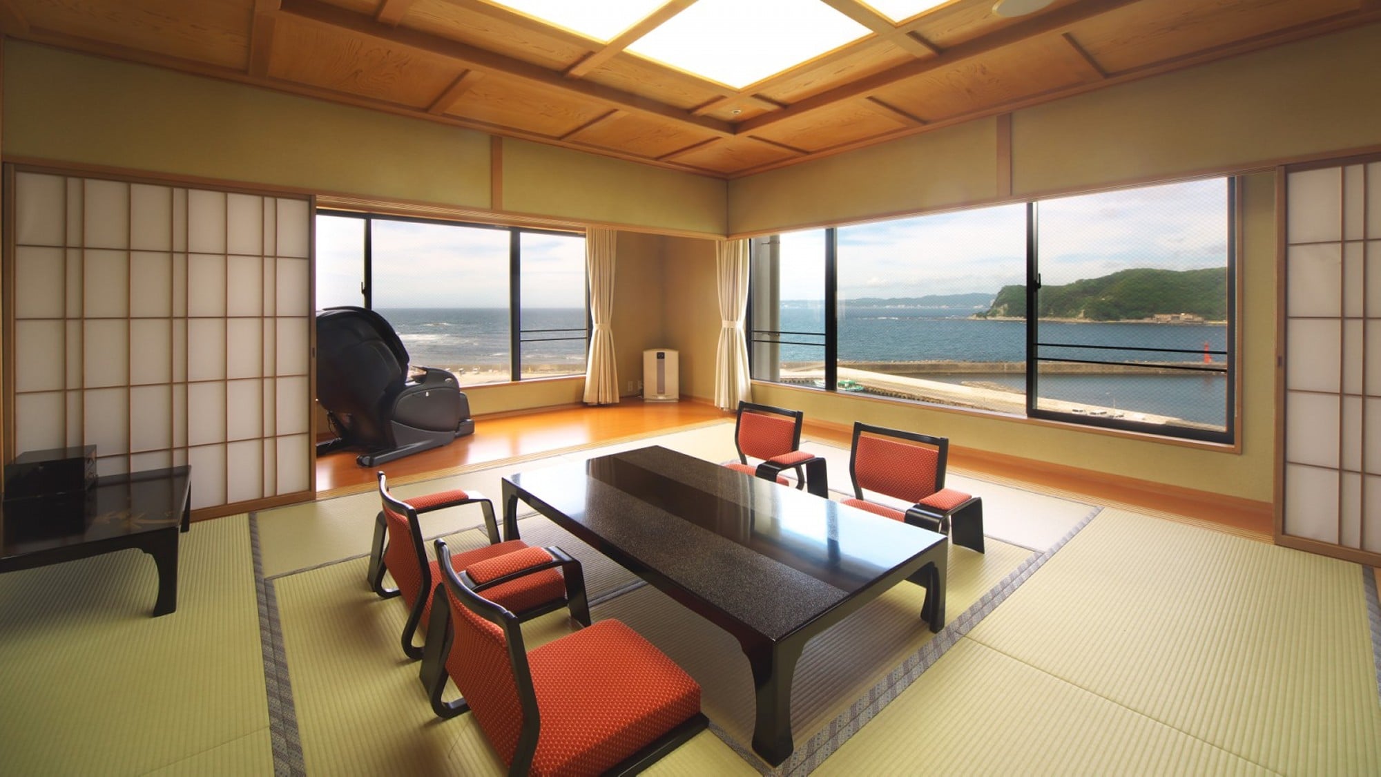 [Kichitei] Excellent view, top floor guest room "Kozuki" <Ocean view> The sunrise and sunset seen from the guest room is a blissful moment.