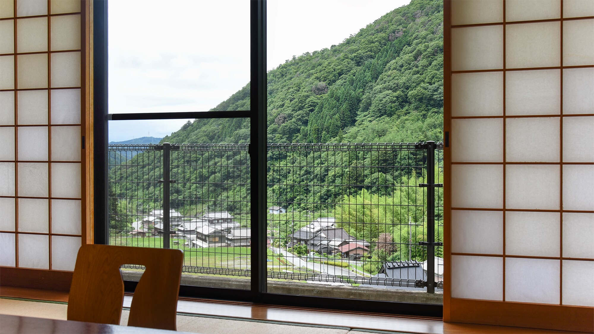 * [Scenery from a Japanese-style room (example)] Relax while looking at the scenery outside