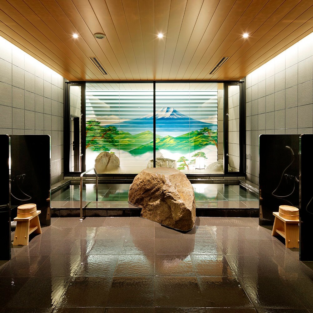 "[Large public bath] "Surugayu" Enjoy a relaxing bath time in the soothing large public bath.