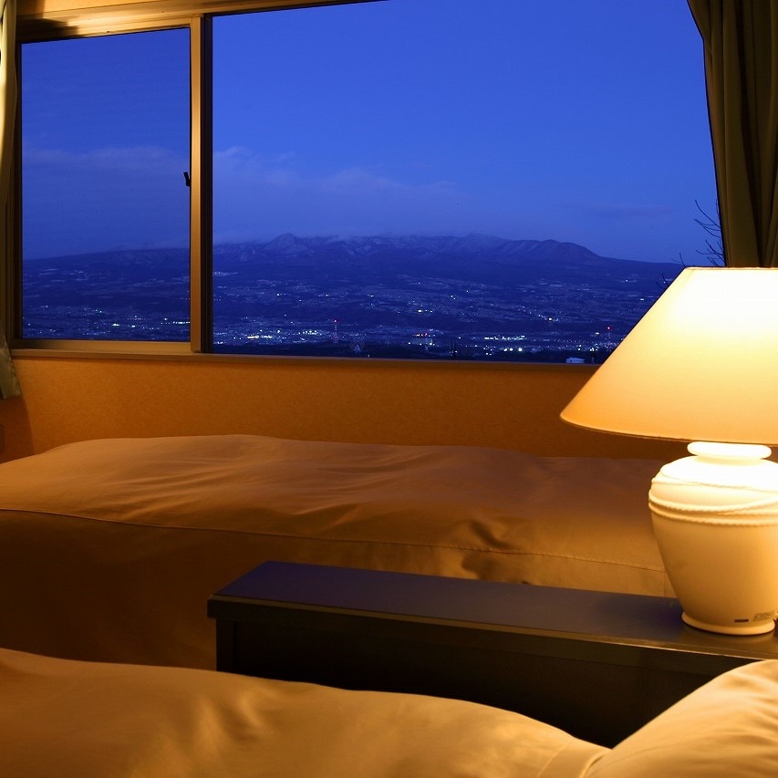 [Panorama View Room] Japanese-Western Room "Hikono" Twin Bed Room