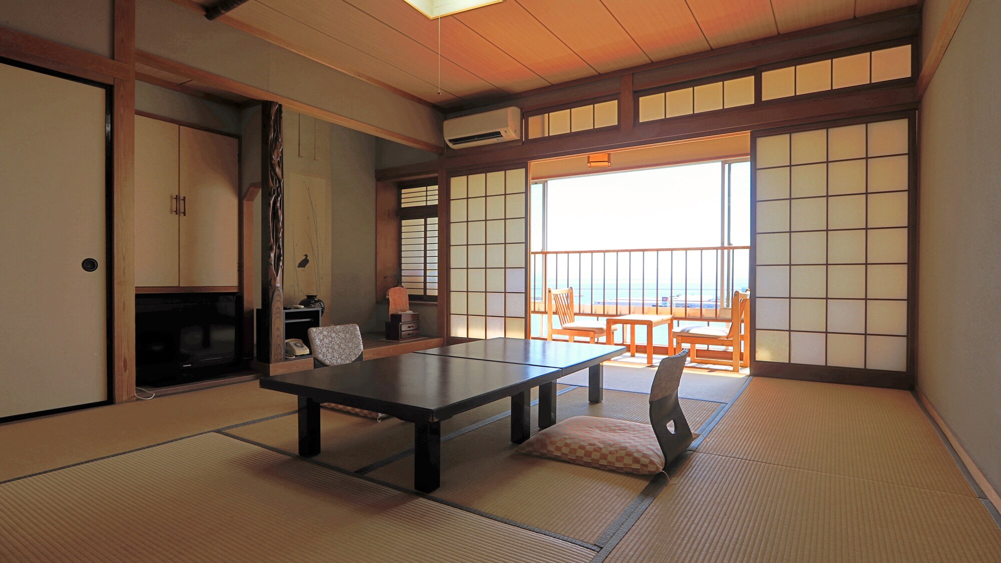 [10 tatami Japanese-style room] You can also see the sunrise