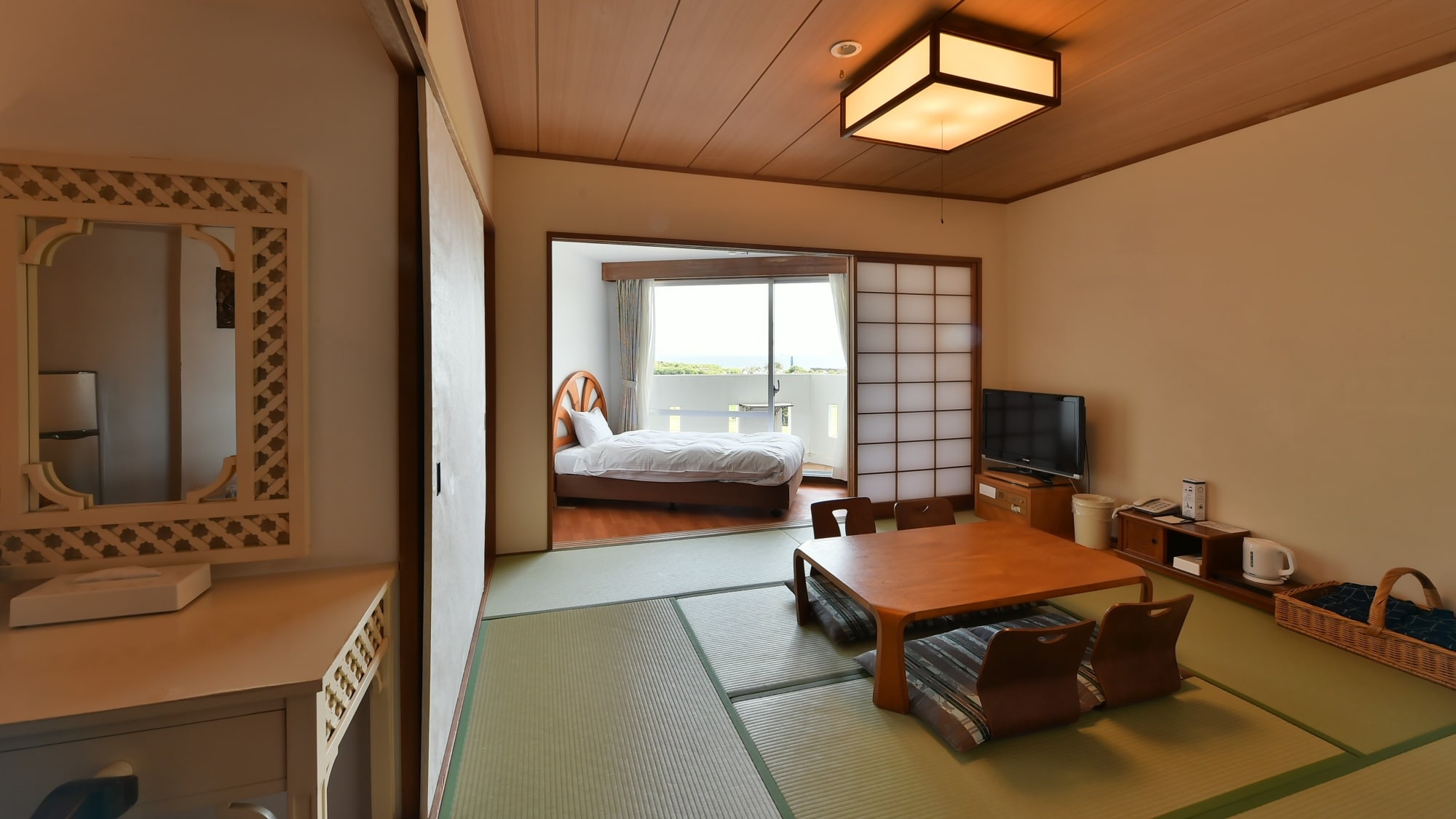 Ocean view hotel building Japanese-Western style room (3-5 people)