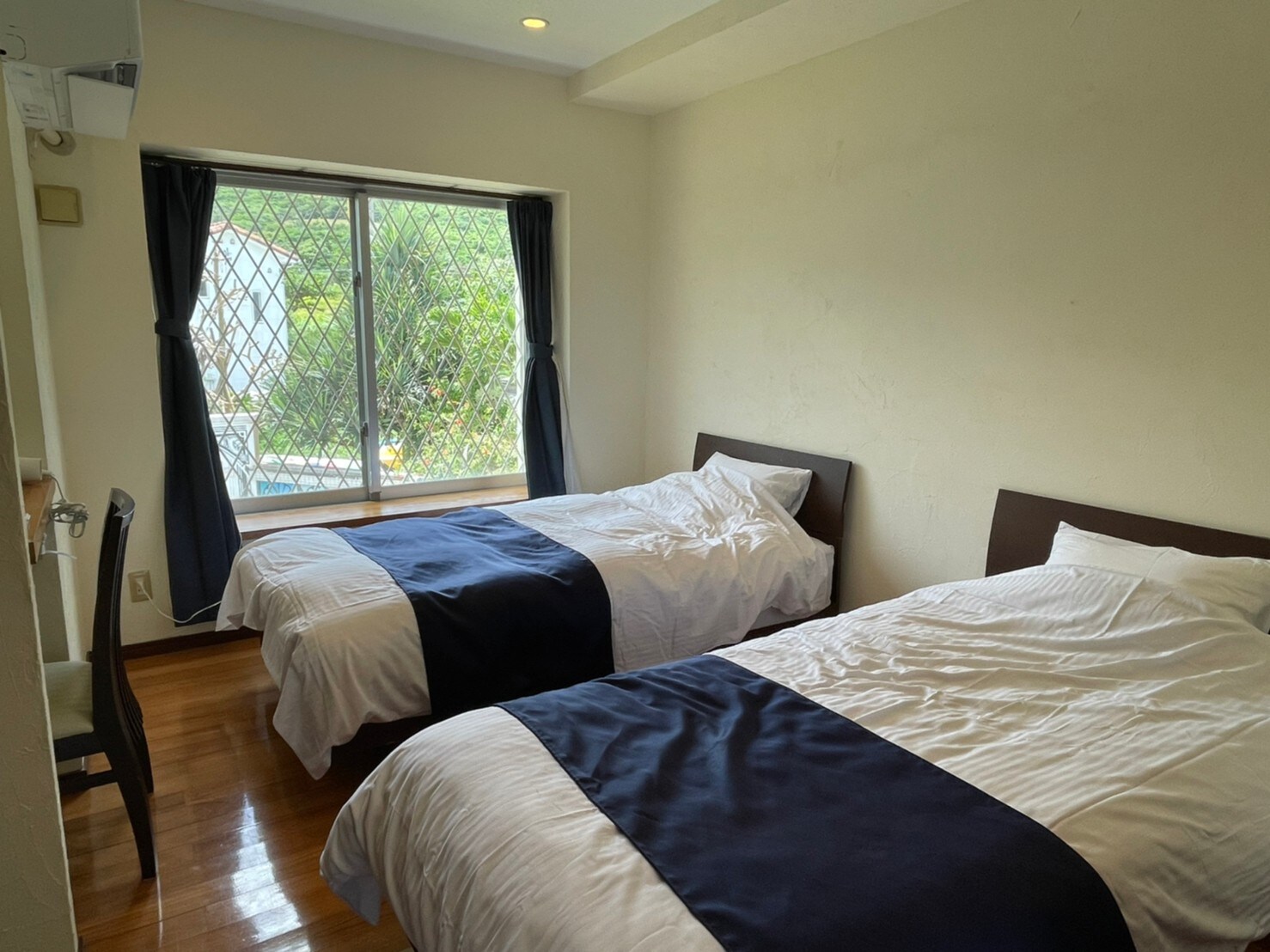 twin bedroom