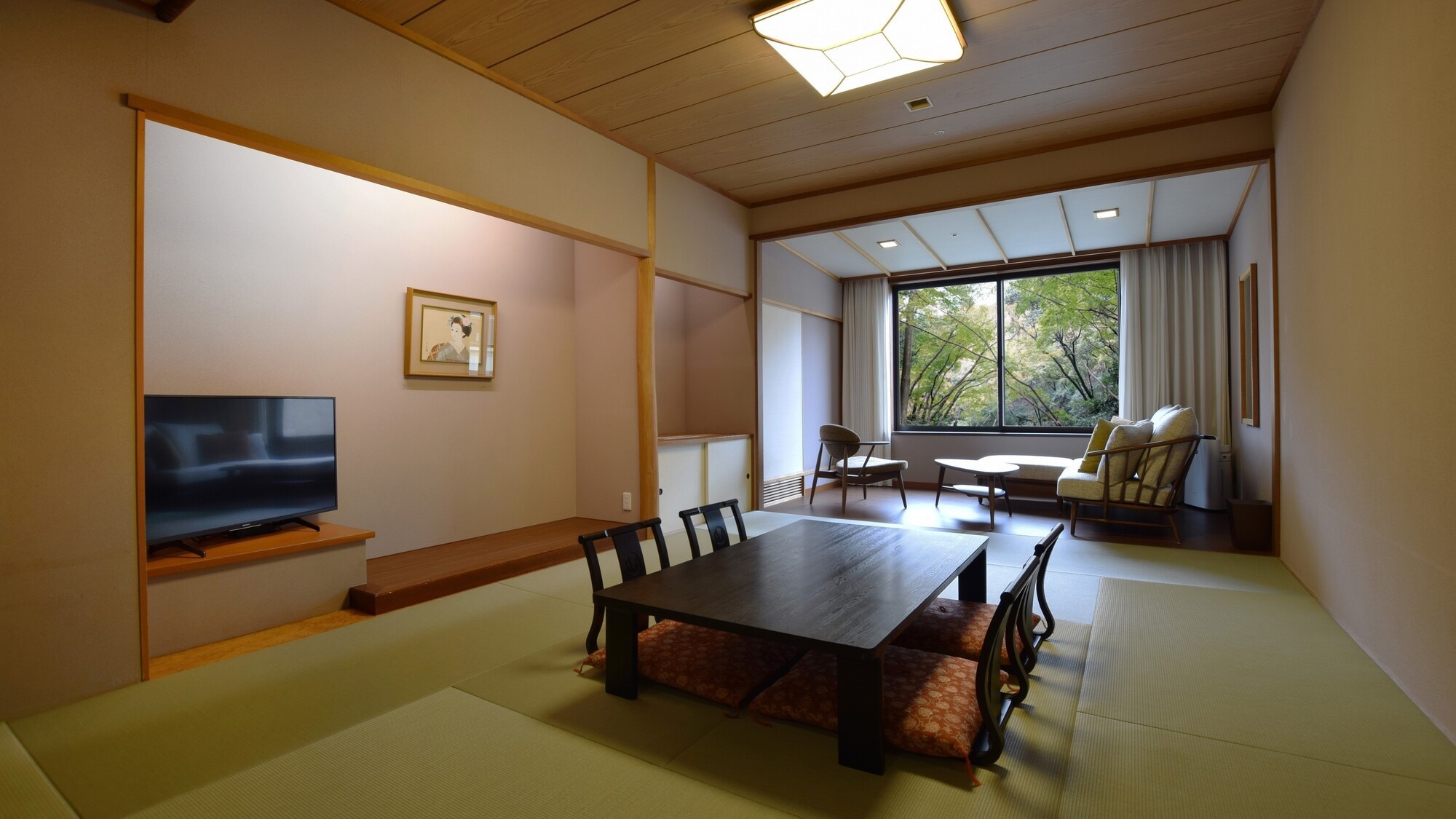 【豪華間】本館/附客廳的日式房間（12張榻榻米/44平方公尺/可容納5人）
