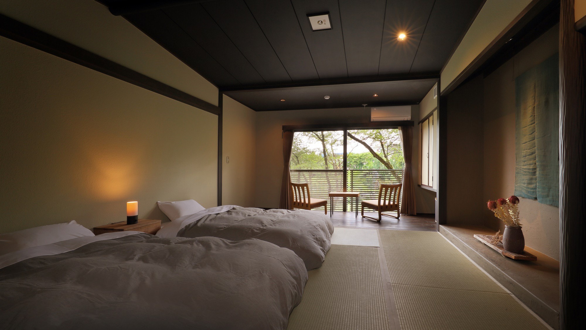 [Standard] There are 2 modern low-rise beds and a wide veranda. This is the most common room type in Mori no Oto.