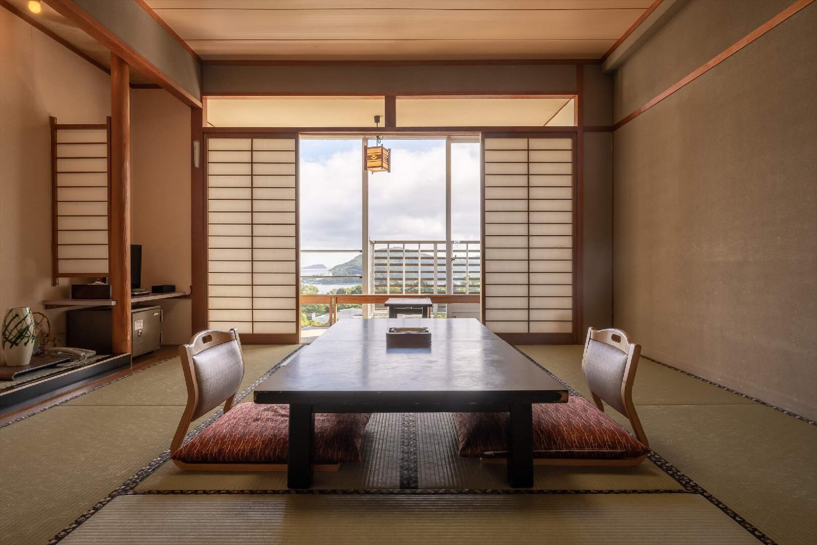 Japanese-style room 10 tatami mats ◇ Sea side overlooking Toba Bay ◇ [Wi-Fi equipped]