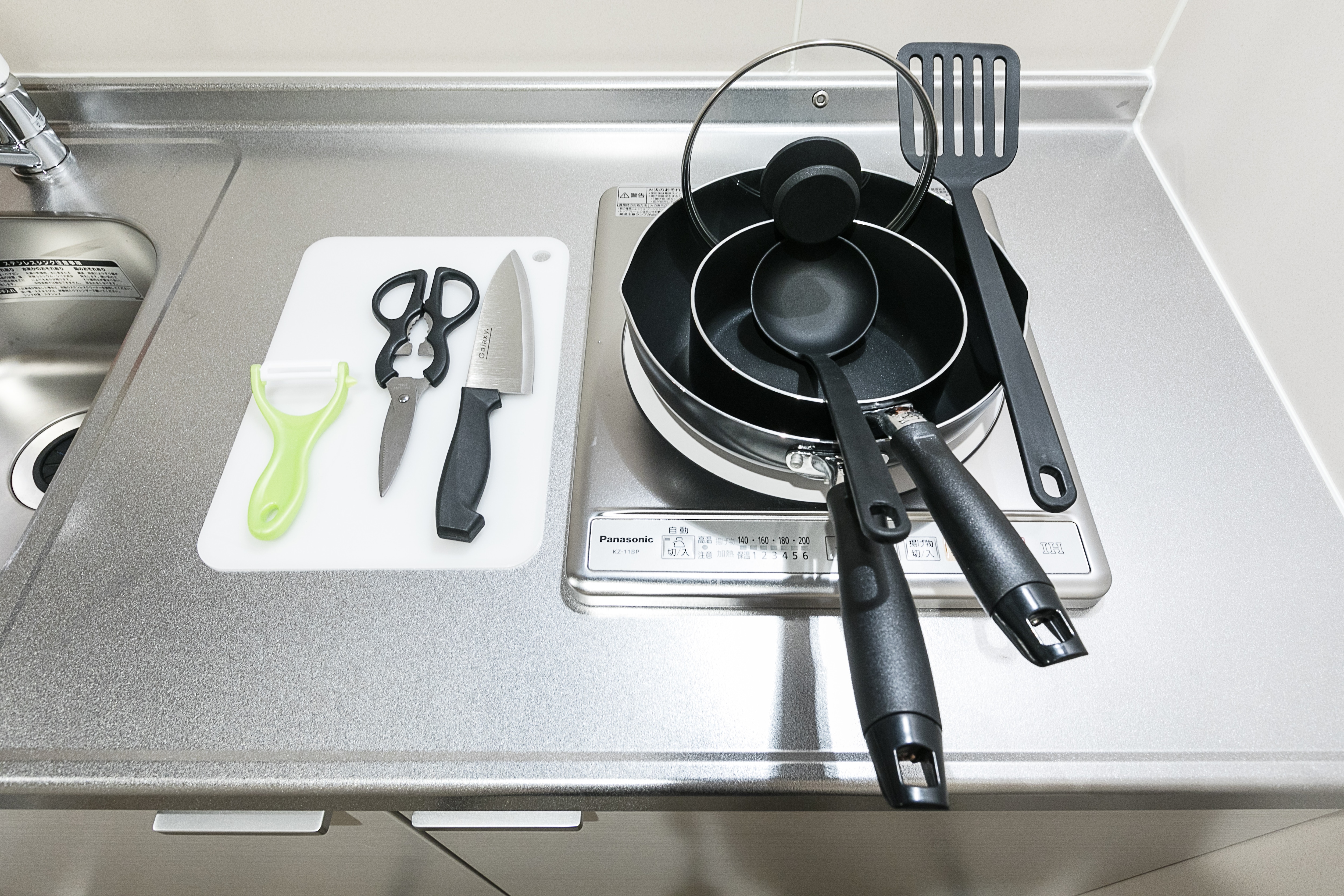We are fully equipped with kitchen / cooking utensils. Please feel free to use it.