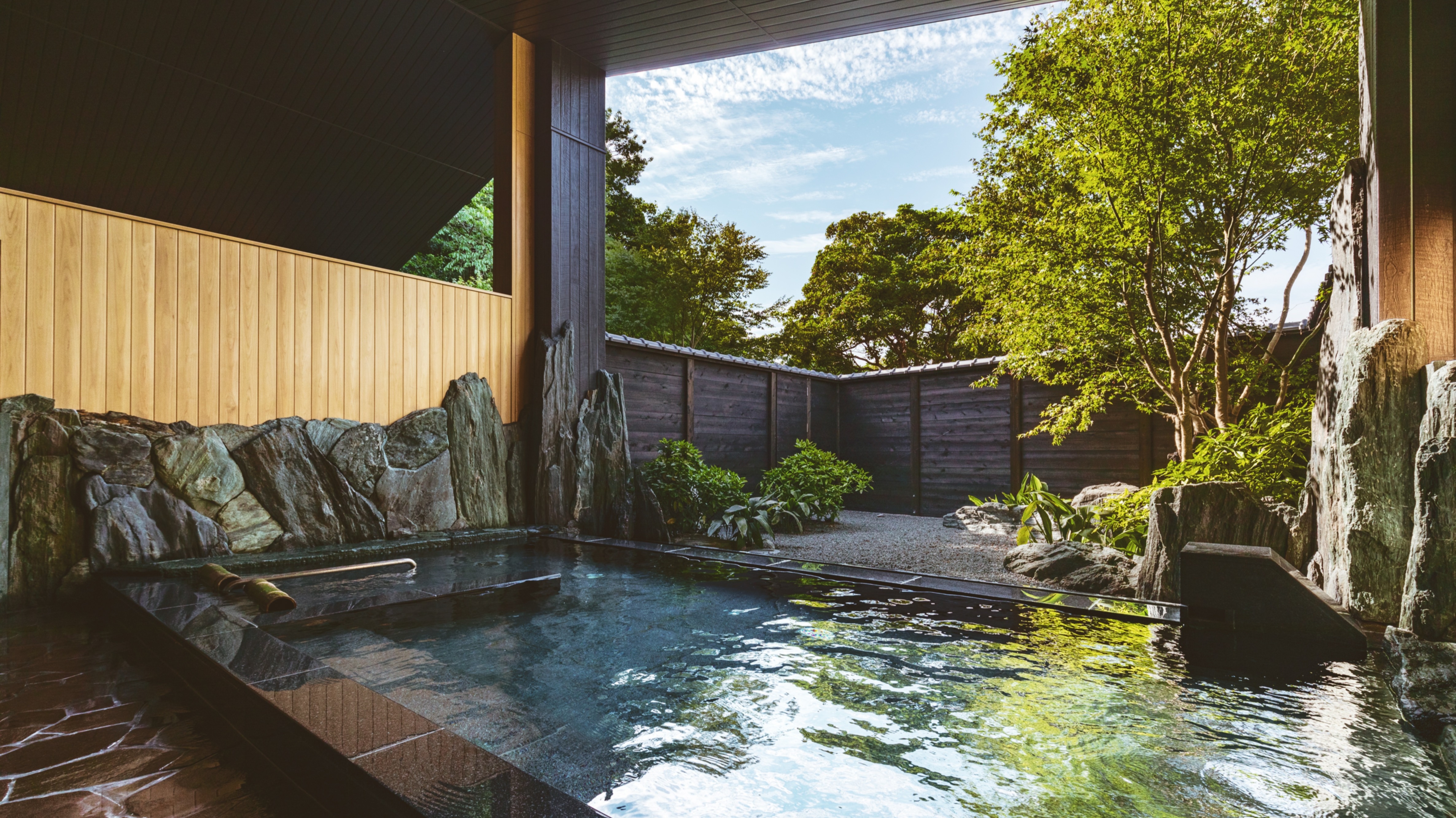 Open-air bath