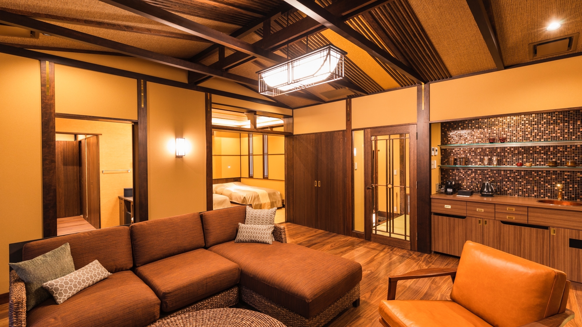 [別館“Geckkan”] 具有日式氛圍和西式舒適感的客廳。