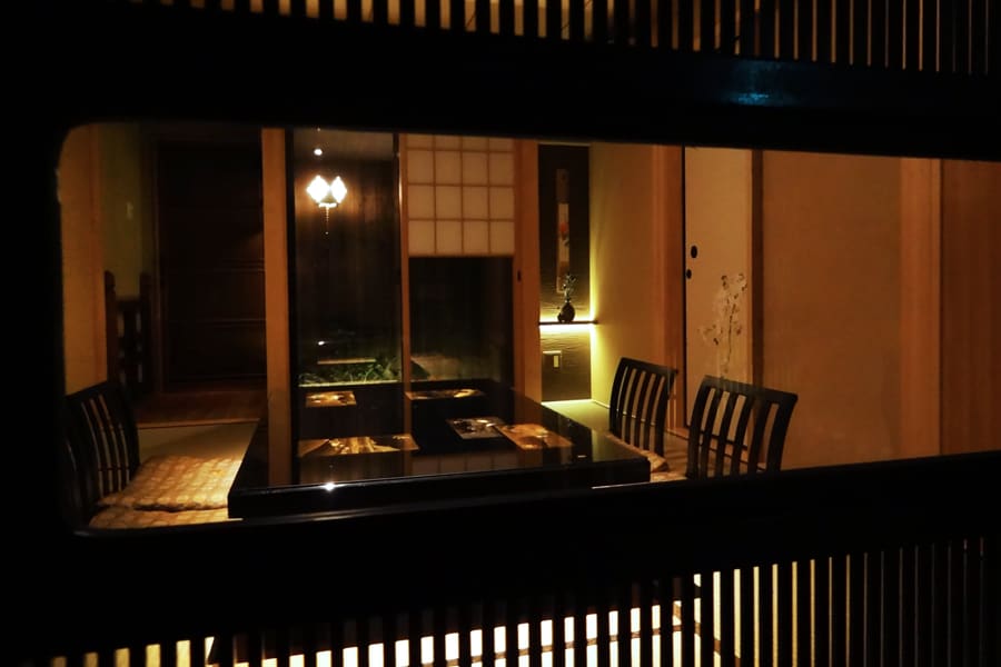 Japanese-style room over the lattice from the entrance on the 1st floor