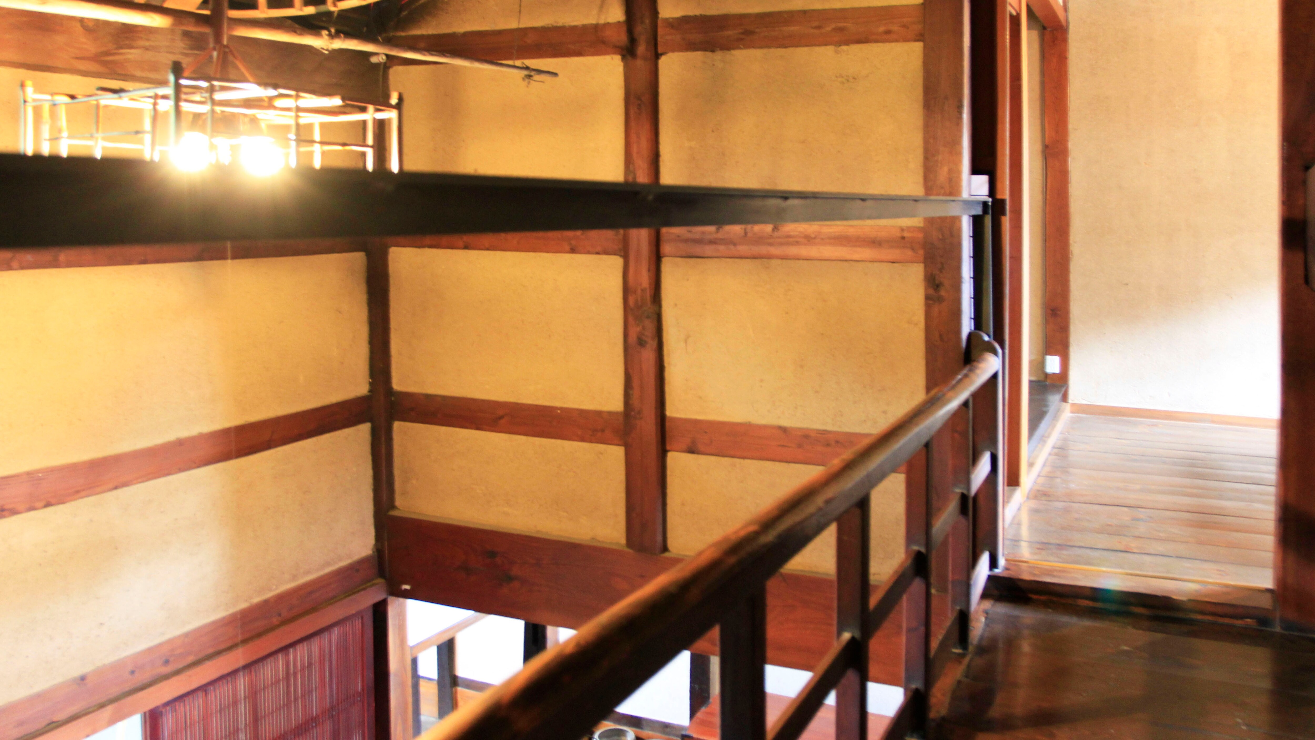 Karafuru Kanemo: Two-story atrium