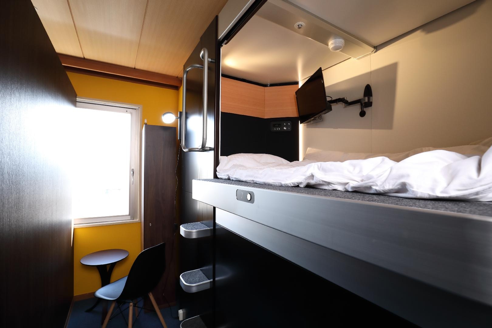 Capsule cabin (upper level)
