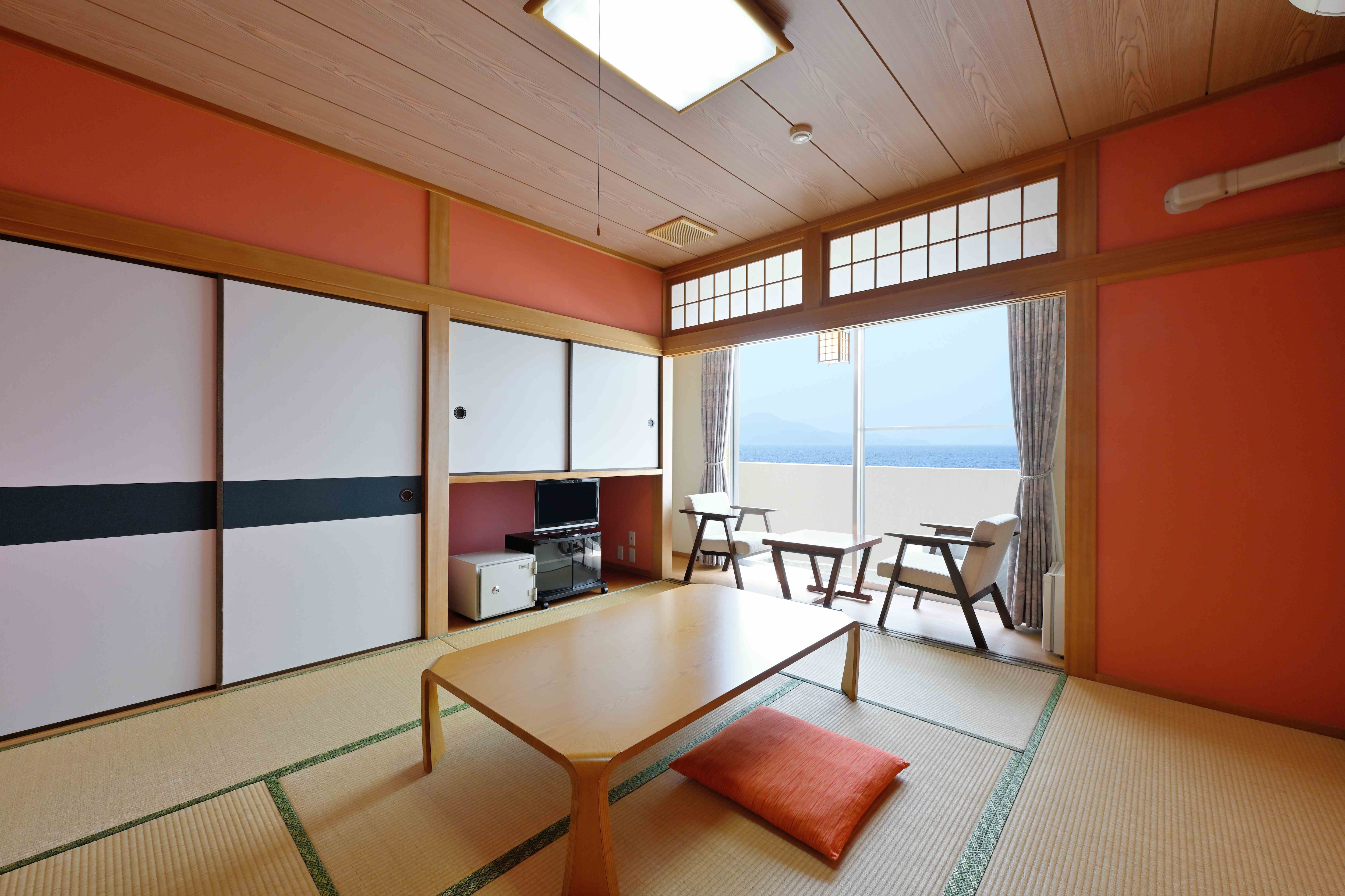 Japanese-style room (8 tatami mats)