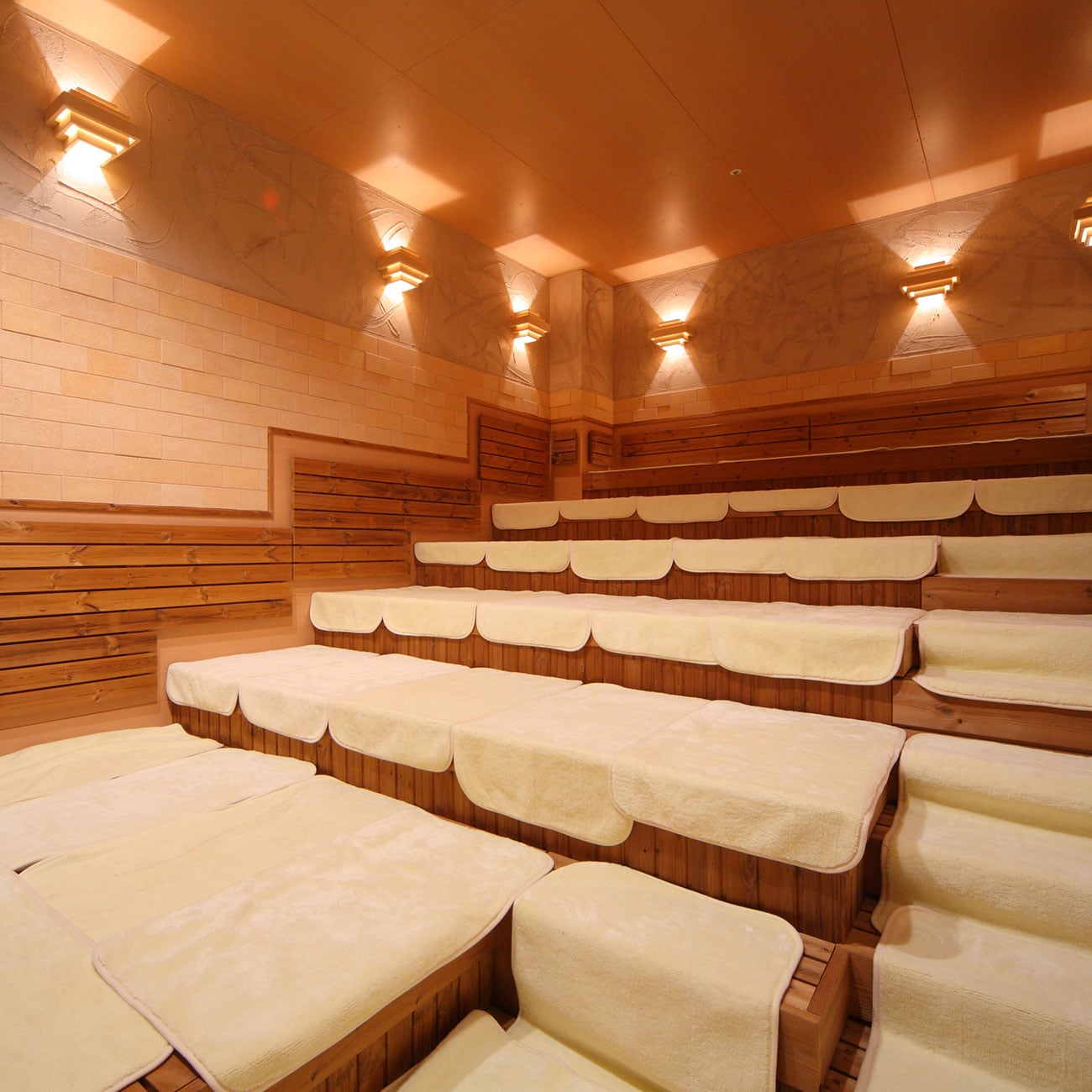 Kenko Land Kanazawa Yumenoyu 3F Hierarchical Dry Sauna