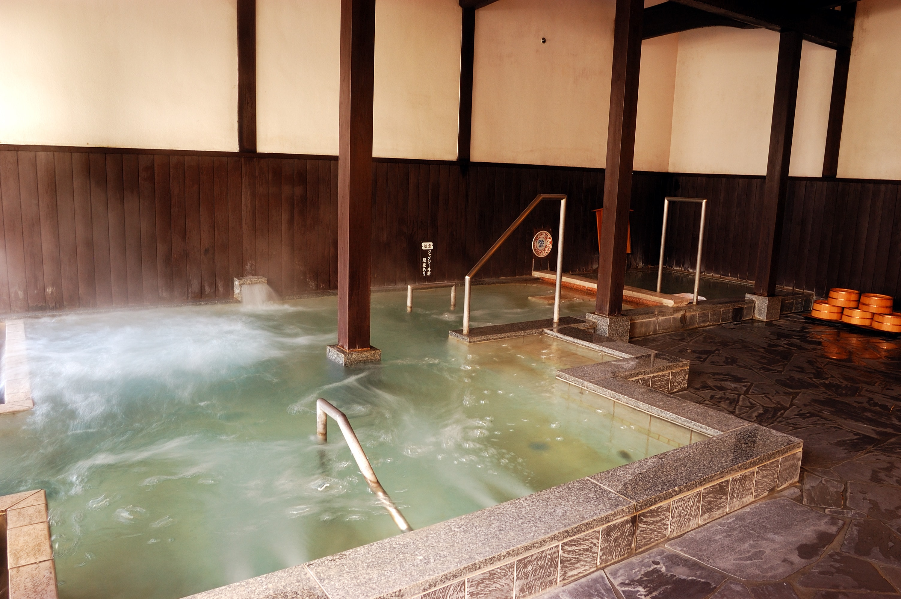 [Large public bath] Seseragi-no-yu Jacuzzi