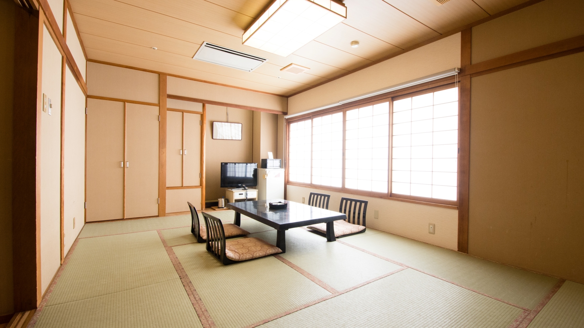 New Japanese style room, relaxing 12 tatami mats (with indoor bath)