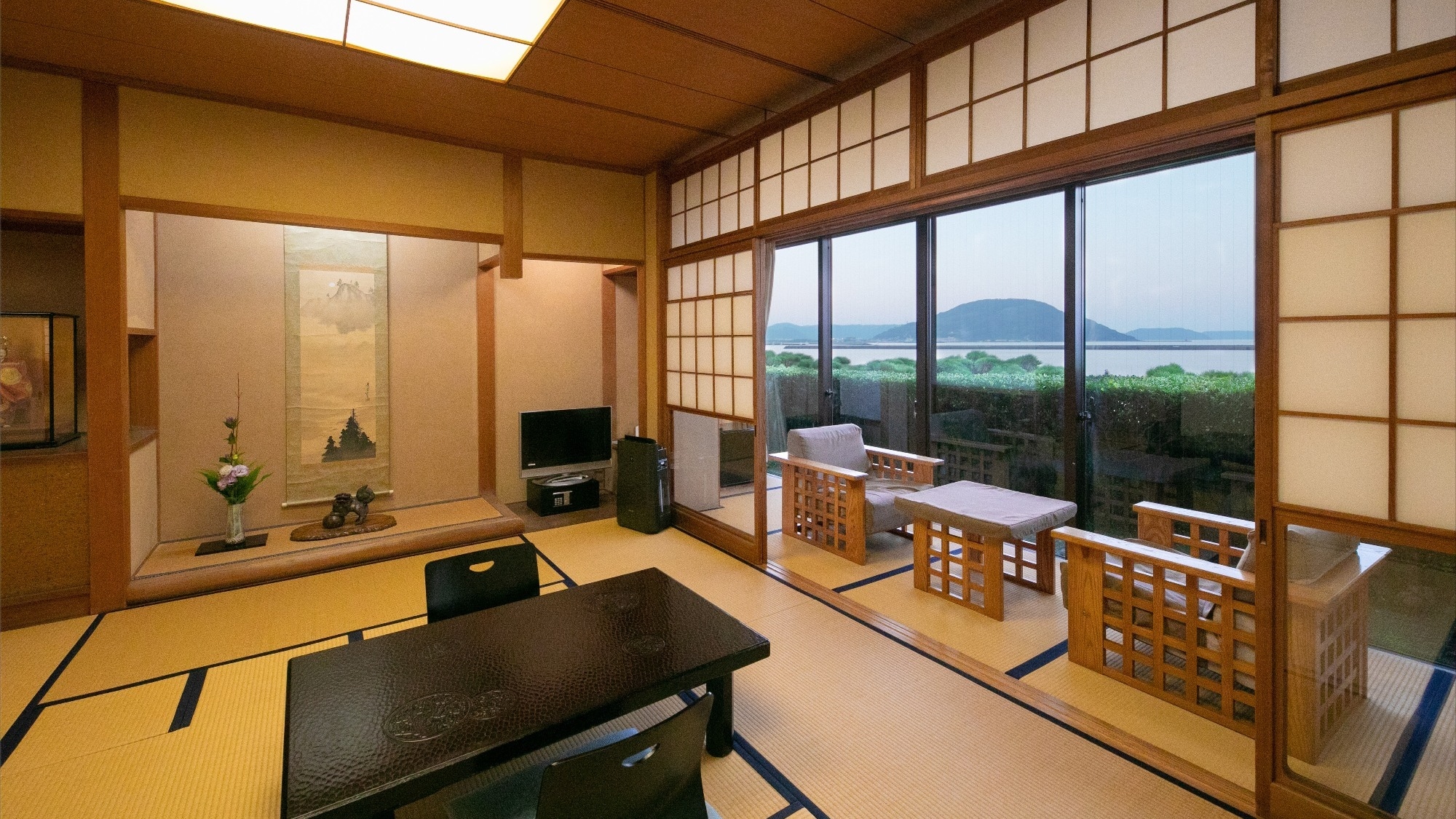[10 tatami mats/Ume no Ma] The beautiful scenery of Karatsu spreads out in front of you.