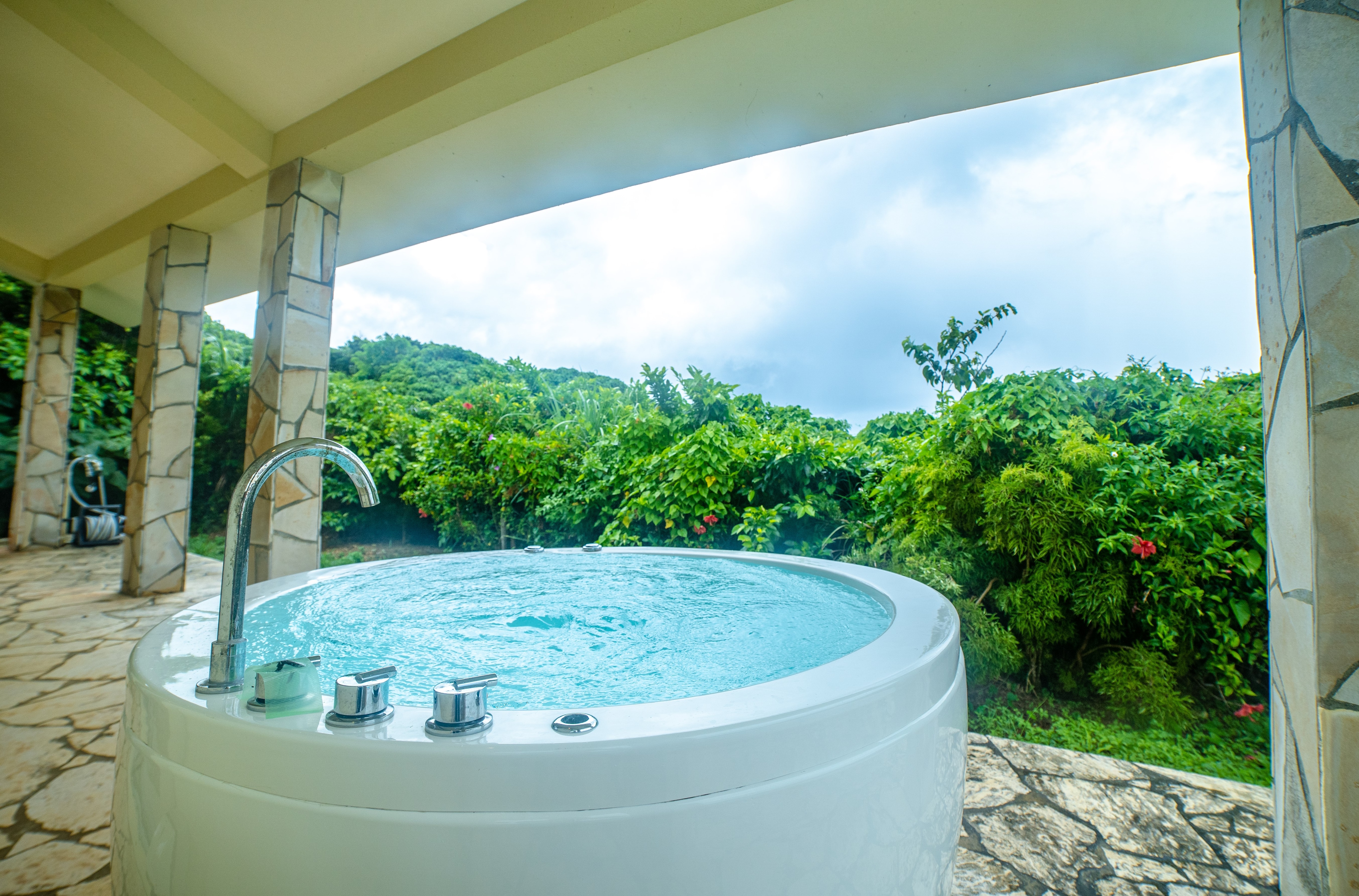 Renovation & times; Private pool building