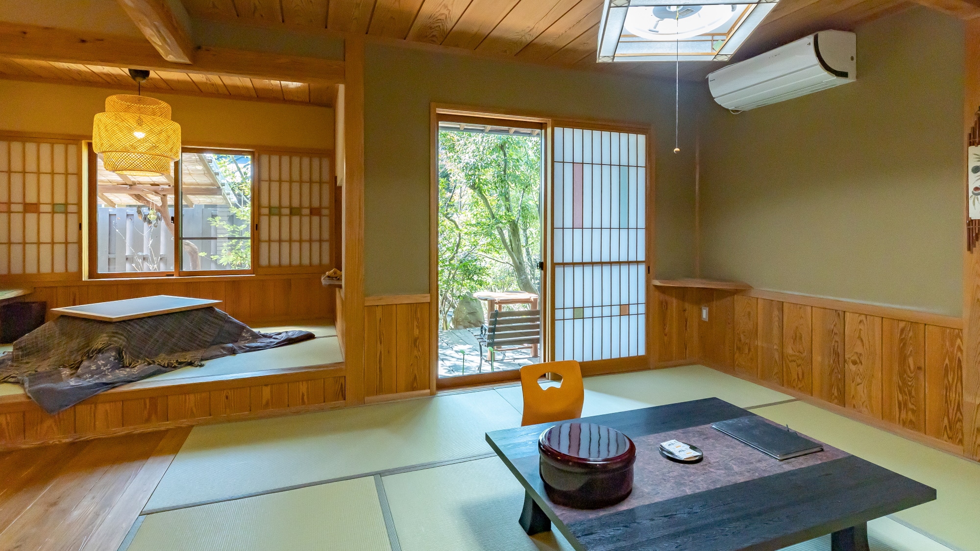 [Kamar Tamu Tatami Hatcho]