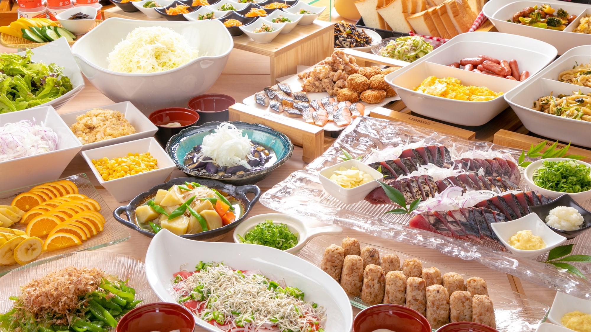 [Breakfast venue] We offer approximately 30 hearty breakfast items at all times.
