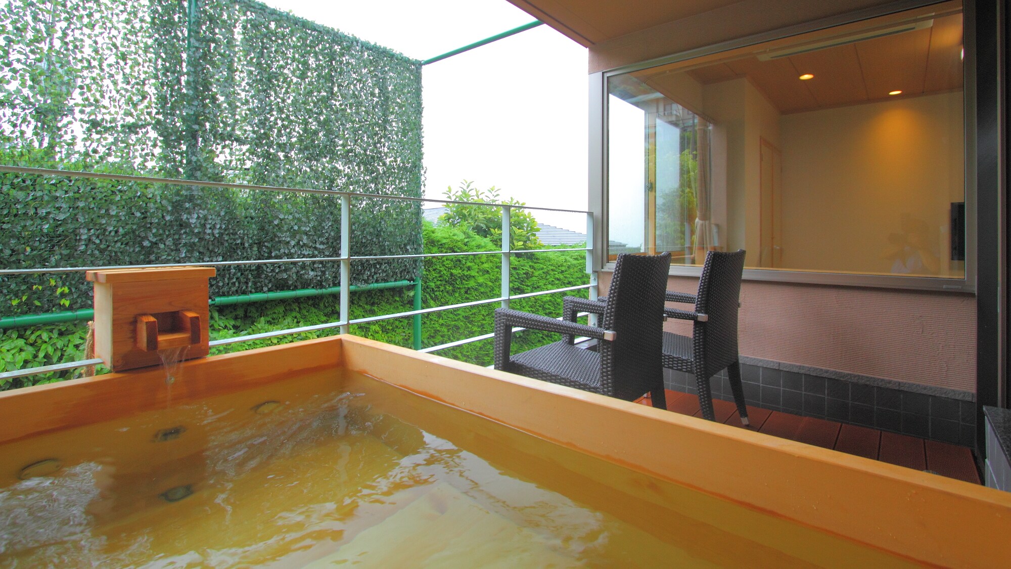 An example of an open-air bath in a guest room (Hinoki: 308 Shosei)