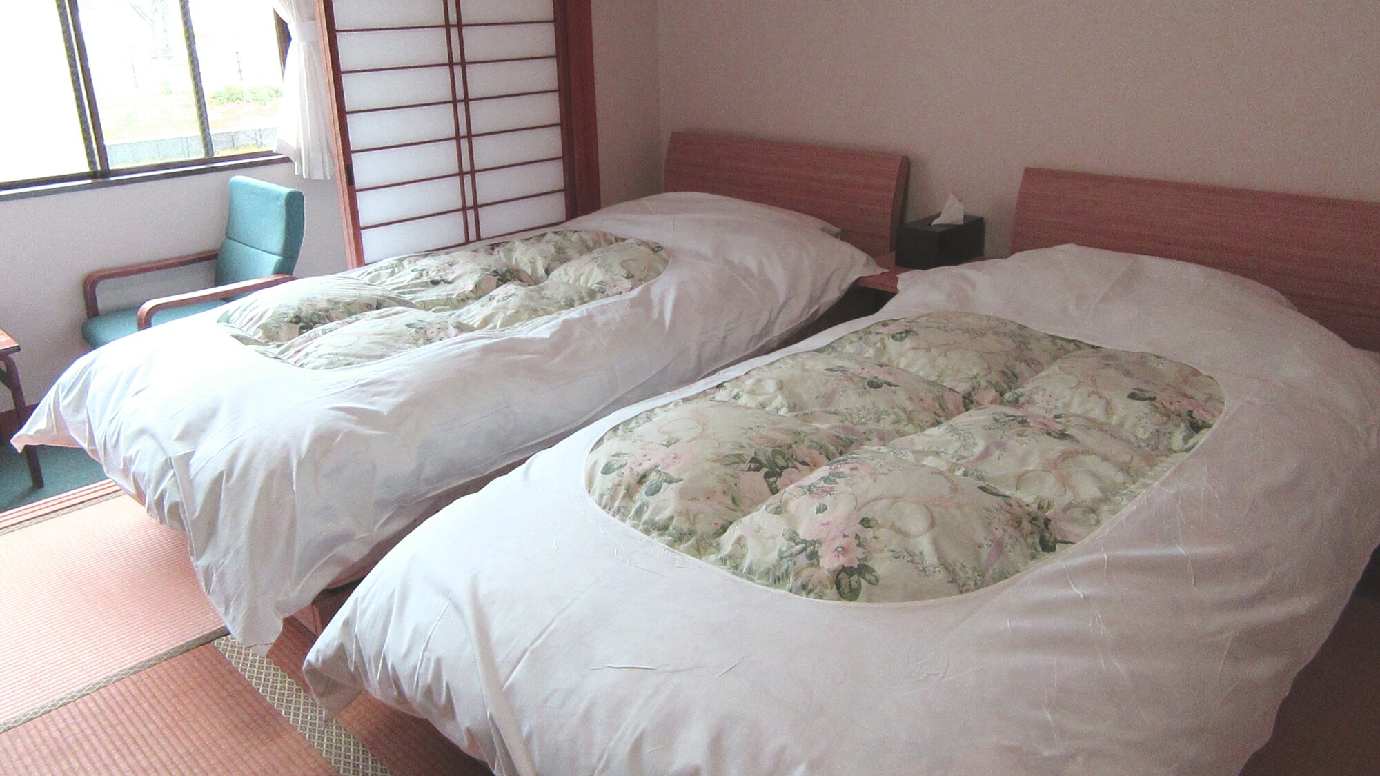 Phòng theo phong cách Nhật - Tây (8 chiếu tatami)