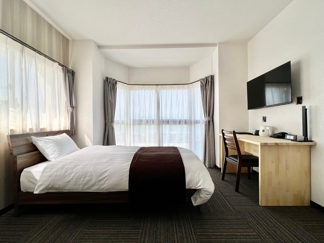 Room 2 (single room, ocean side)