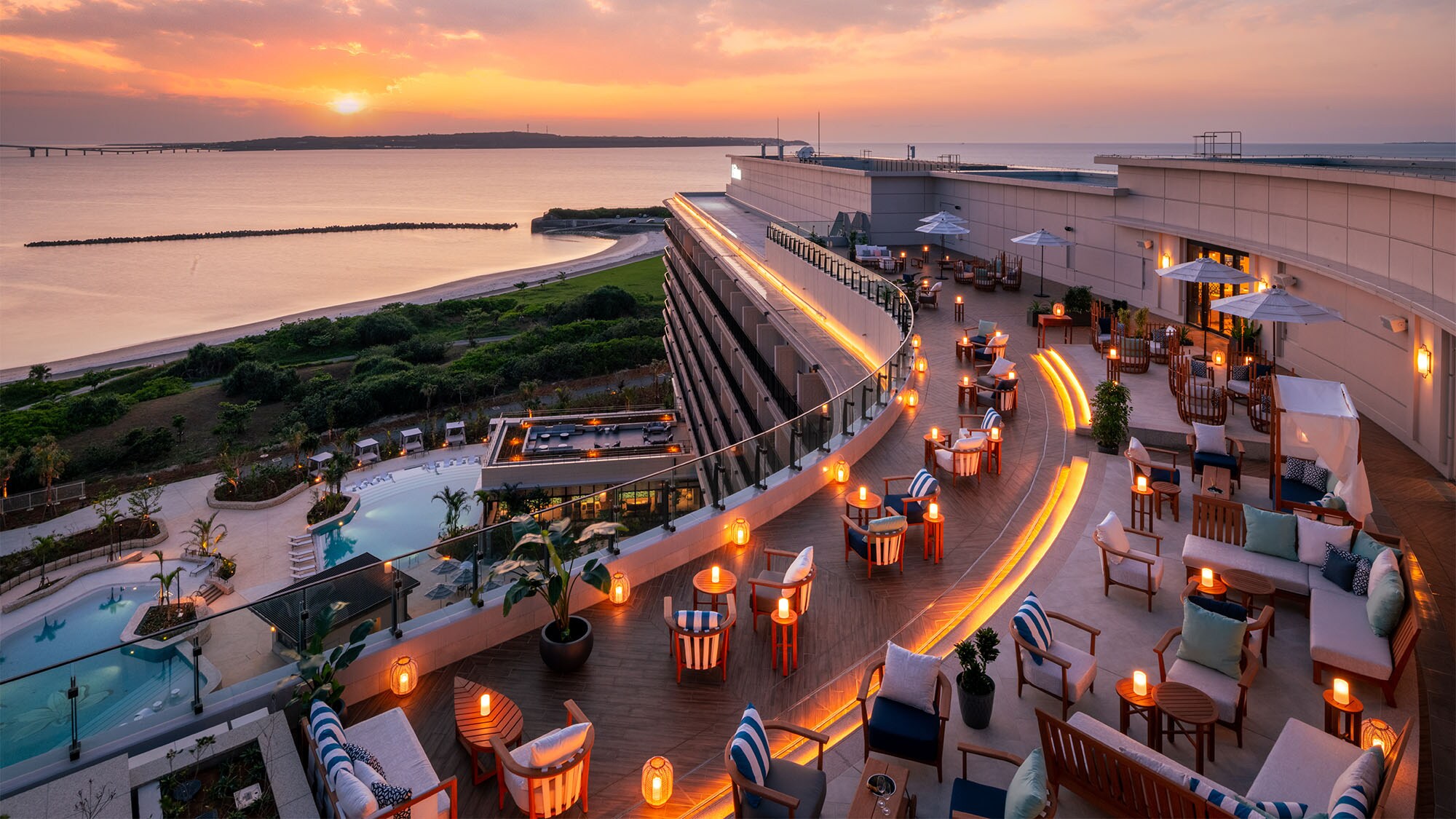 [Rooftop Bar Yunai] บาร์สุดหรูพร้อมชมพระอาทิตย์ตกและวิวทะเล