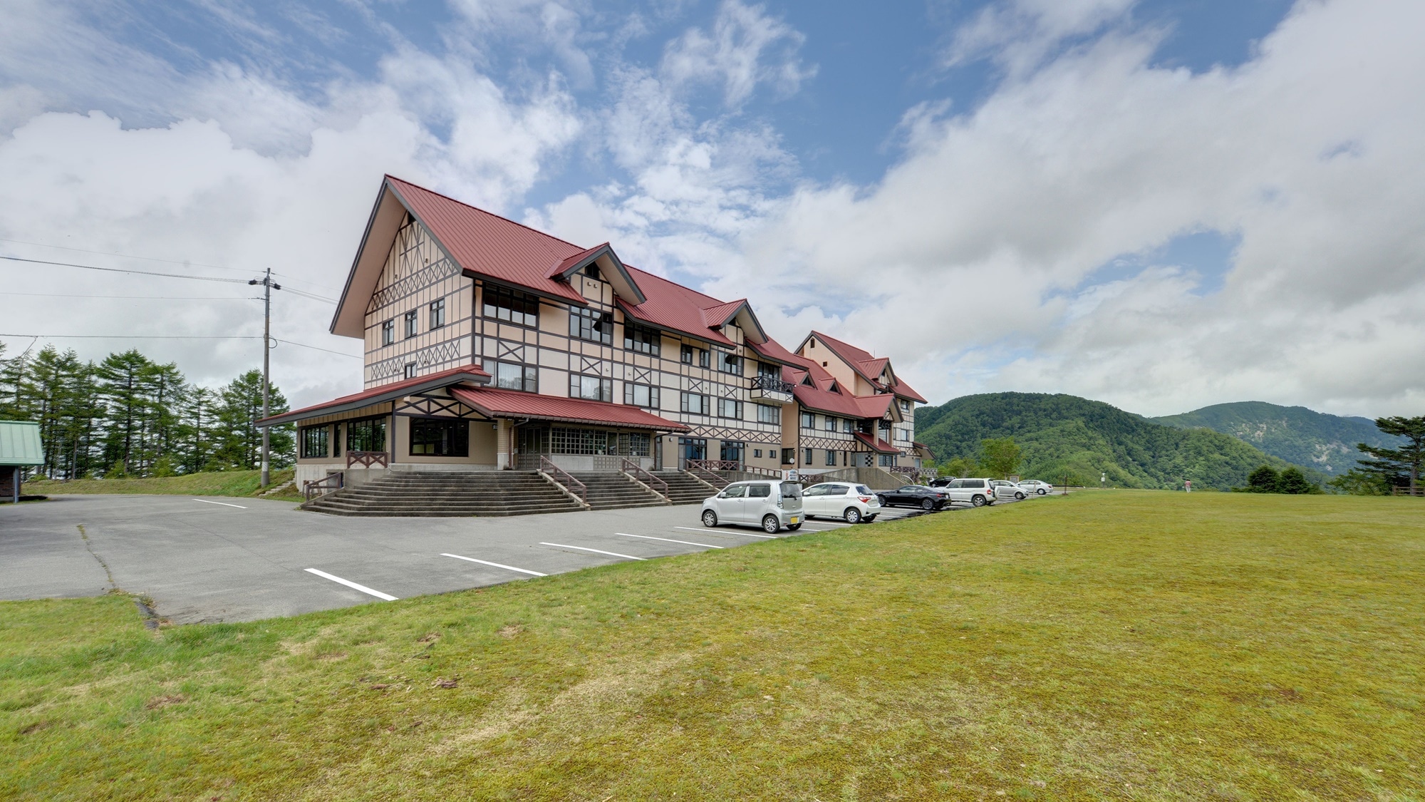 *Exterior: This lodging boasts one of the highest elevations in Japan that can be reached by car