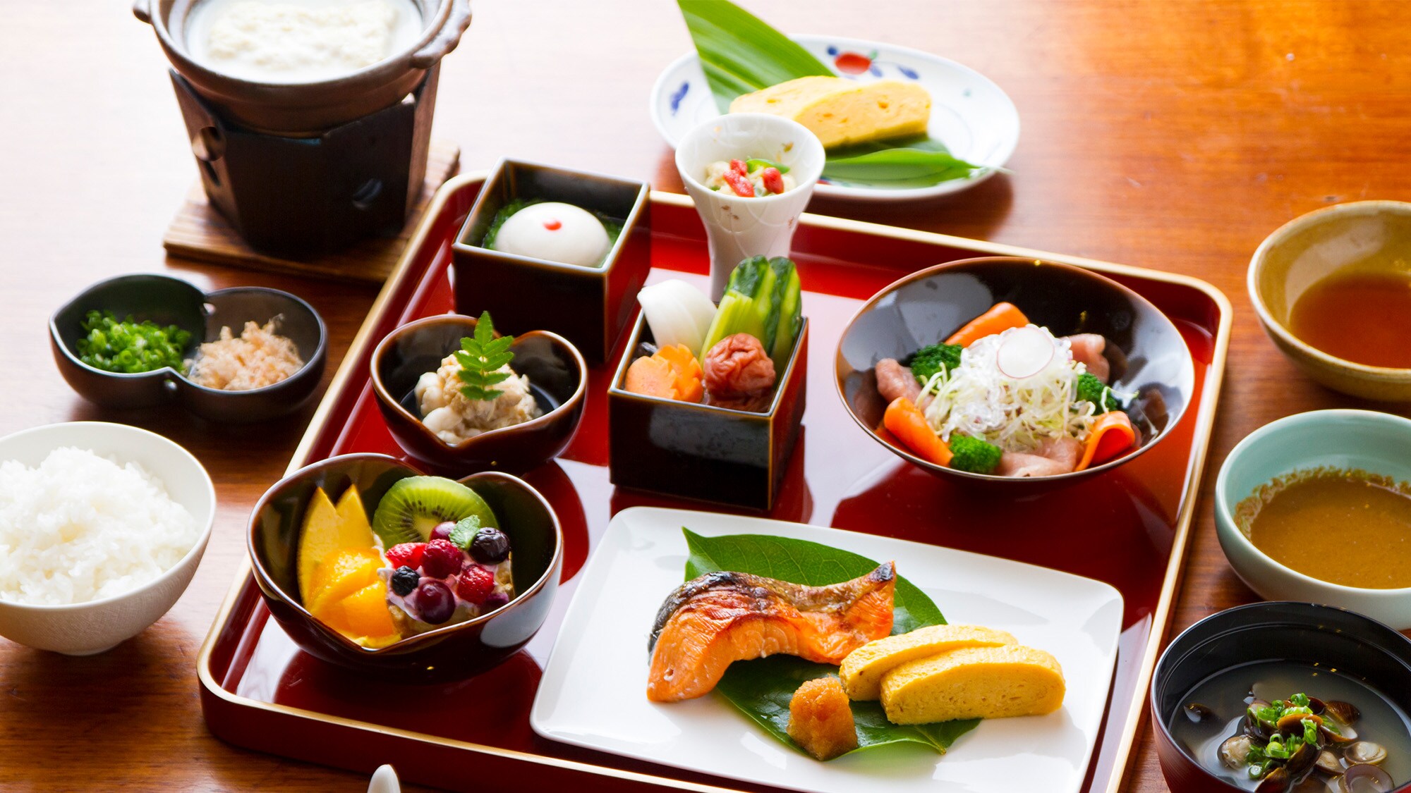 "Delicious and gentle Japanese breakfast" using Saga ingredients such as the famous melting hot spring tofu and local fish (example)