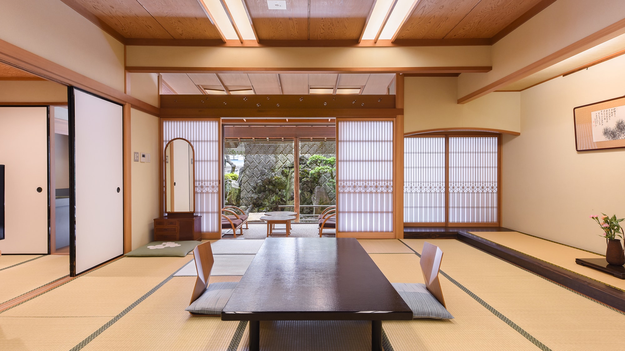 W [Main building/140 square meters] Japanese-style room 15 tatami mats + 10 tatami mats + open-air hot spring bath / Japanese-style room 15 tatami mats