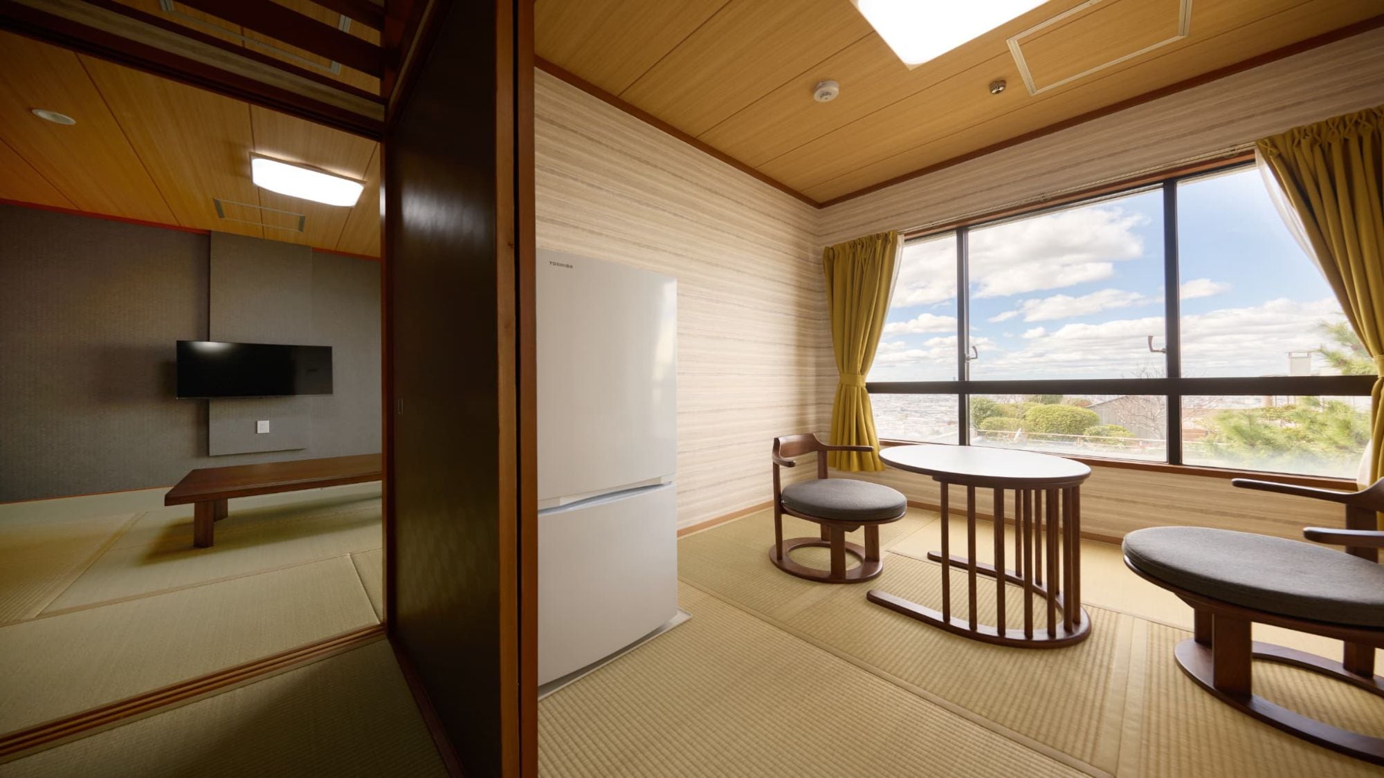 North Building 5F [Stone Quarry Village Floor] Room 501 Japanese-style room, with a view of the night scenery