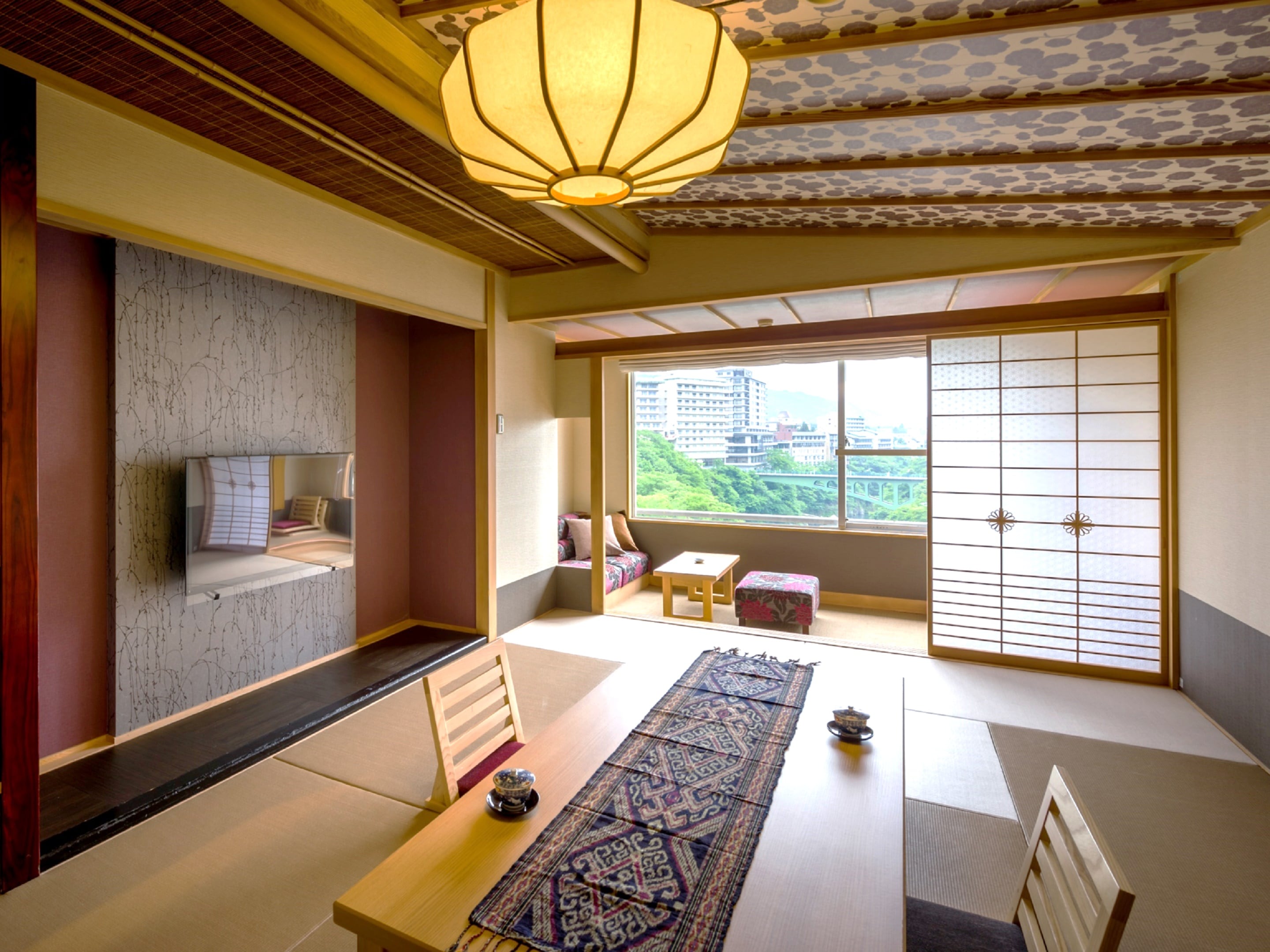 Renewal Japanese-style room type (10 tatami mats on the valley side): An example of a guest room