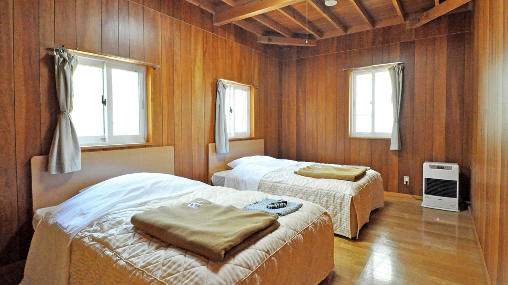 [Bedroom] Twin room, you can rest in the scent of wood