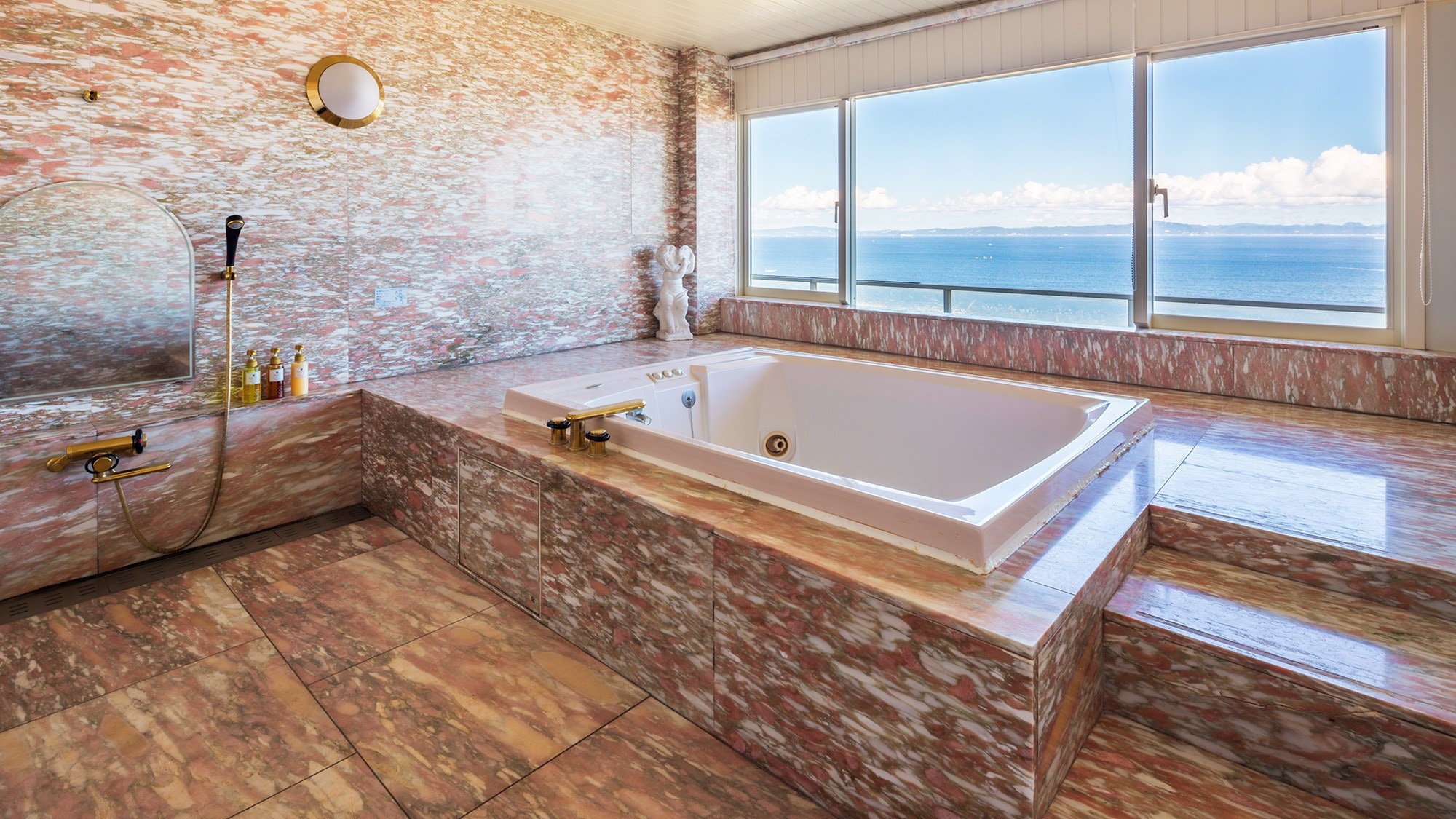 Royal Suite Bathroom