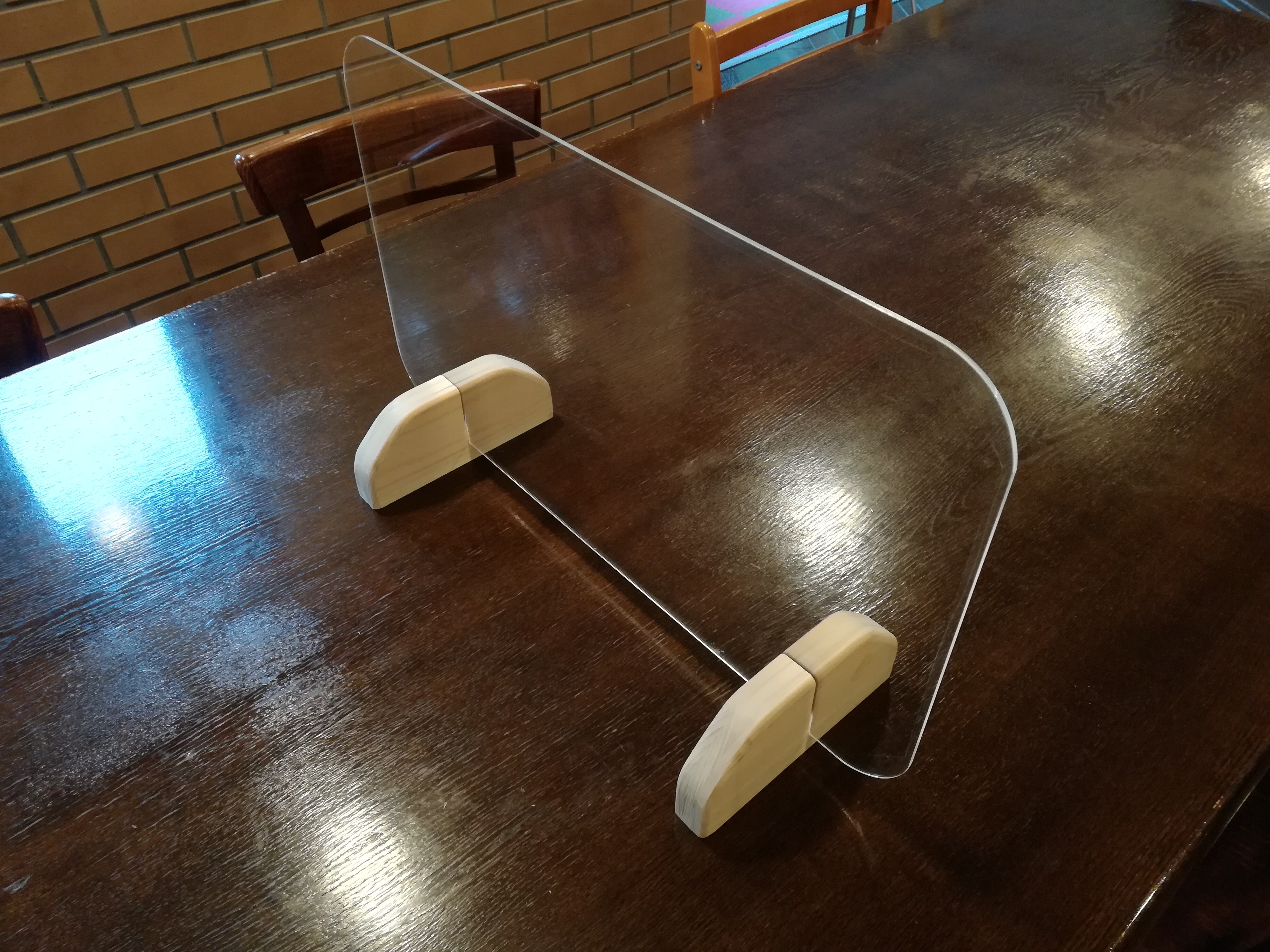 Coronavirus prevention: Table dividers
