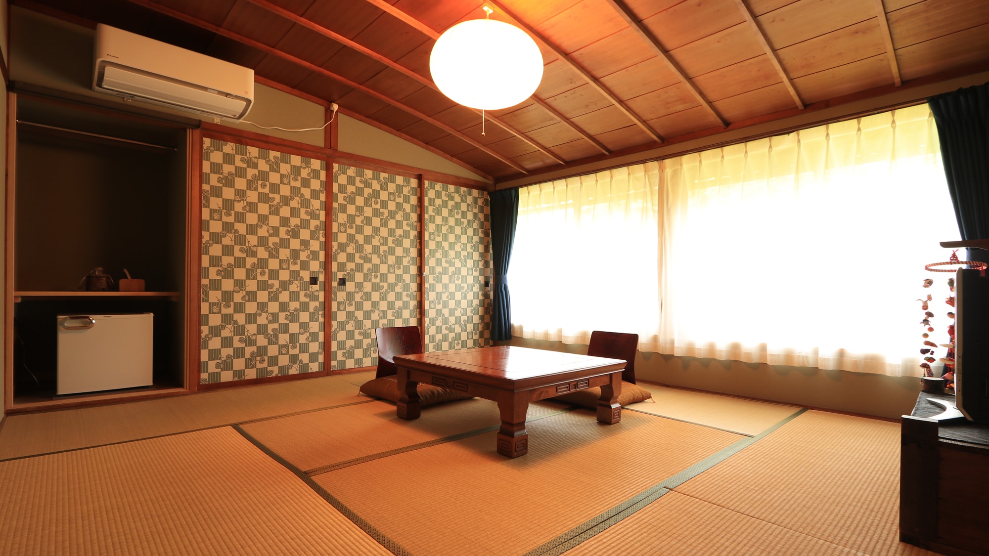 A relaxing space [Retro Japanese-style room, 8 tatami mats]