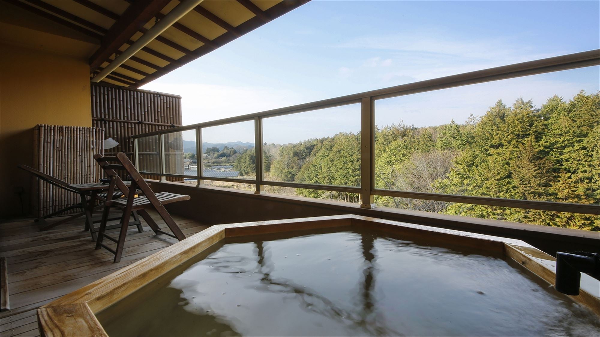 One-room tool room type open-air bath (cypress)